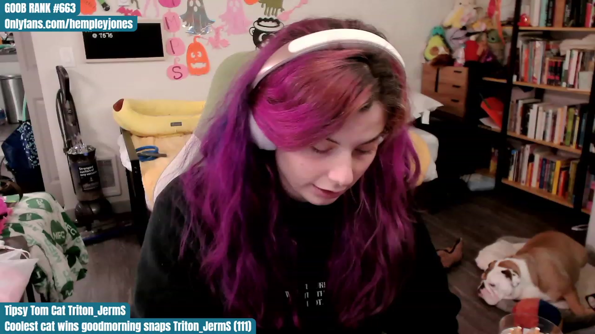 Gallery image thumbnail from Hempleyjones's myfreecams stream on, 10/22/2023, 19:04 image 11 of 20