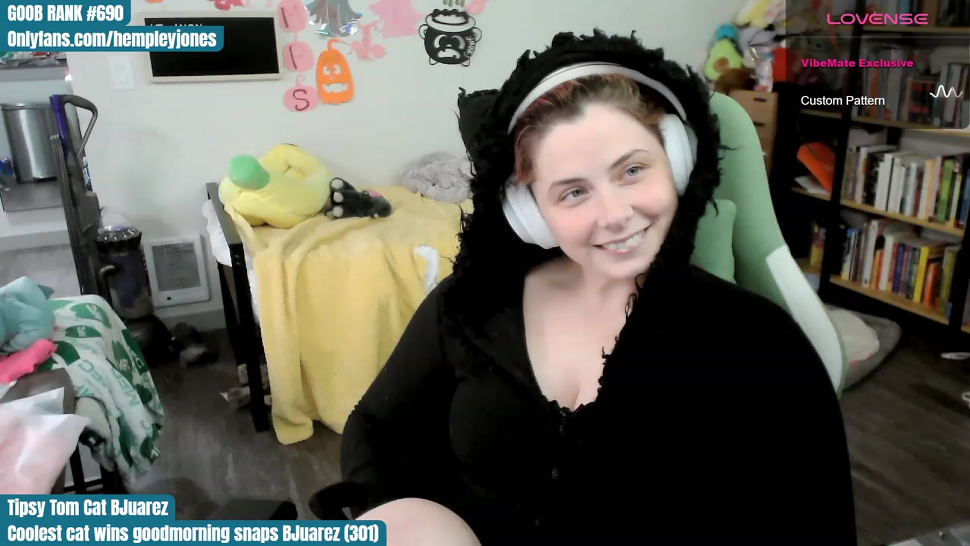Gallery image thumbnail from Hempleyjones's myfreecams stream on, 10/23/2023, 23:47 image 13 of 20