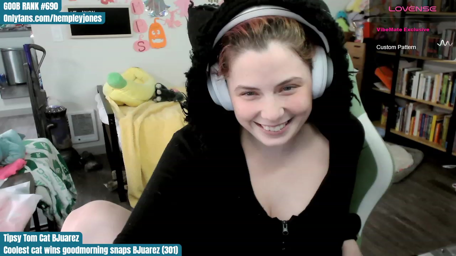 Gallery image thumbnail from Hempleyjones's myfreecams stream on, 10/23/2023, 23:47 image 14 of 20