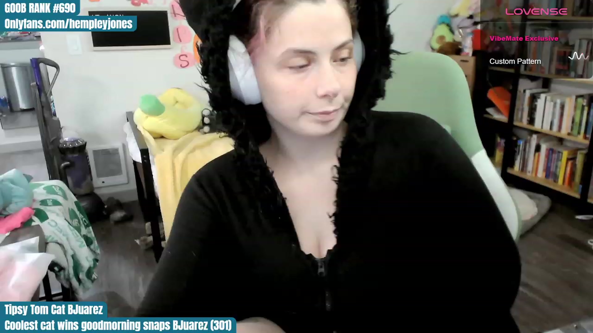 Gallery image thumbnail from Hempleyjones's myfreecams stream on, 10/23/2023, 23:47 image 19 of 20
