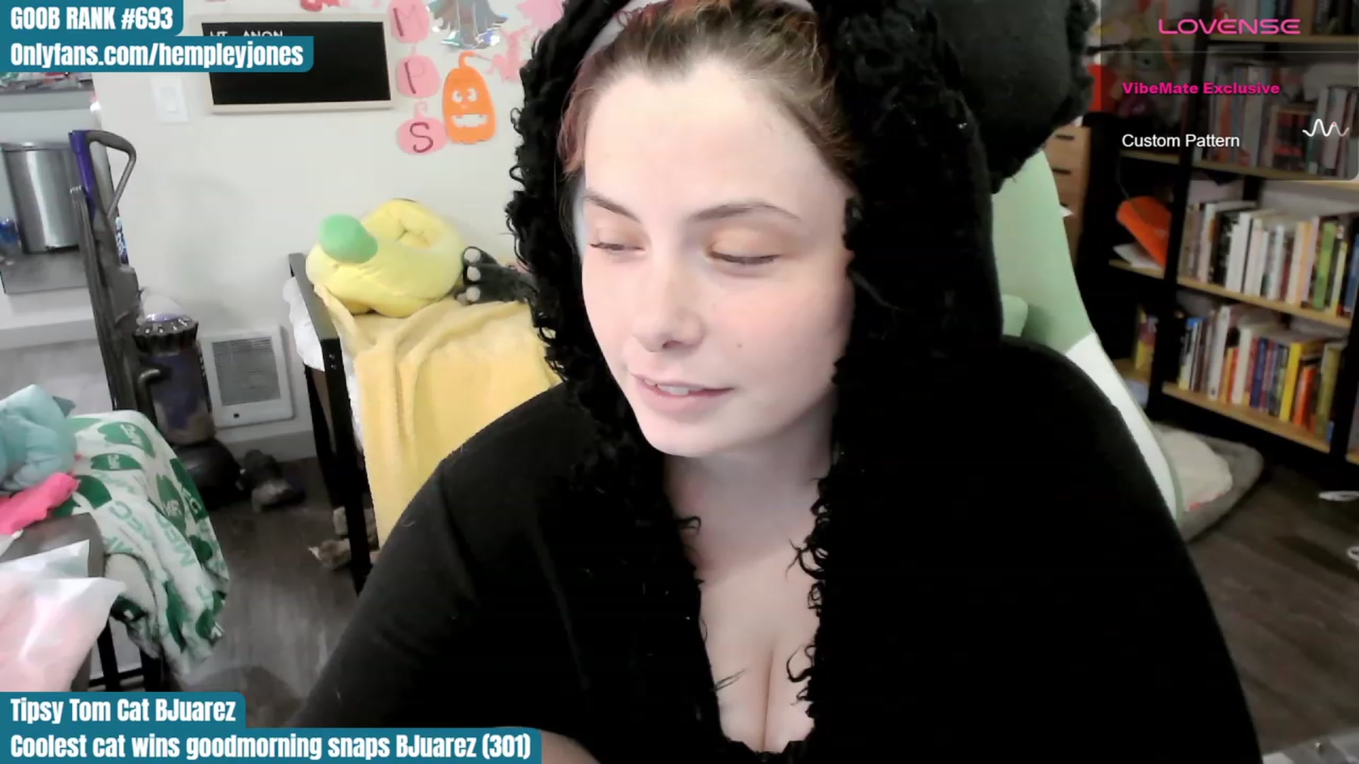 Gallery image thumbnail from Hempleyjones's myfreecams stream on, 10/23/2023, 23:47 image 7 of 20
