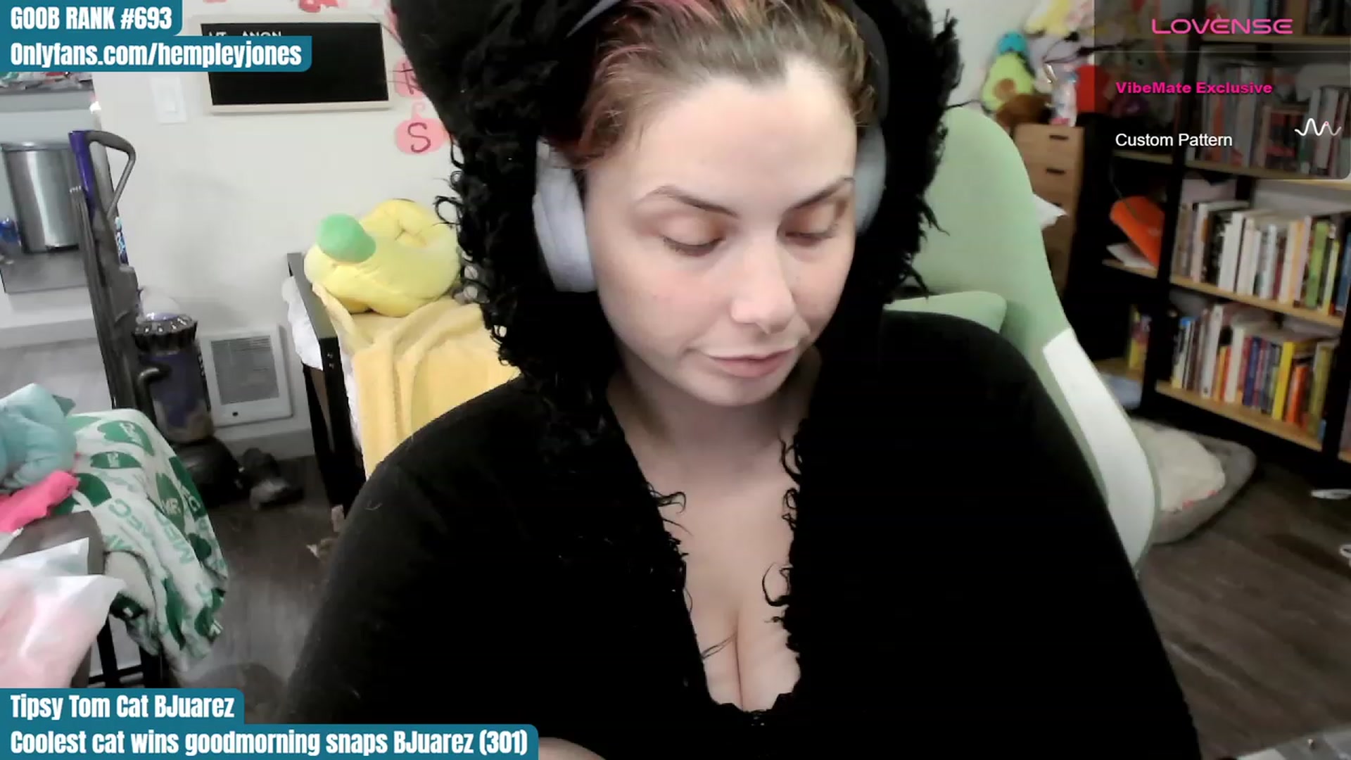 Gallery image thumbnail from Hempleyjones's myfreecams stream on, 10/23/2023, 23:47 image 6 of 20