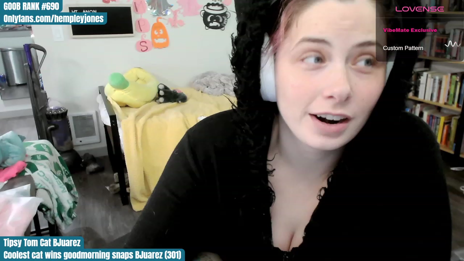 Gallery image thumbnail from Hempleyjones's myfreecams stream on, 10/23/2023, 23:47 image 18 of 20