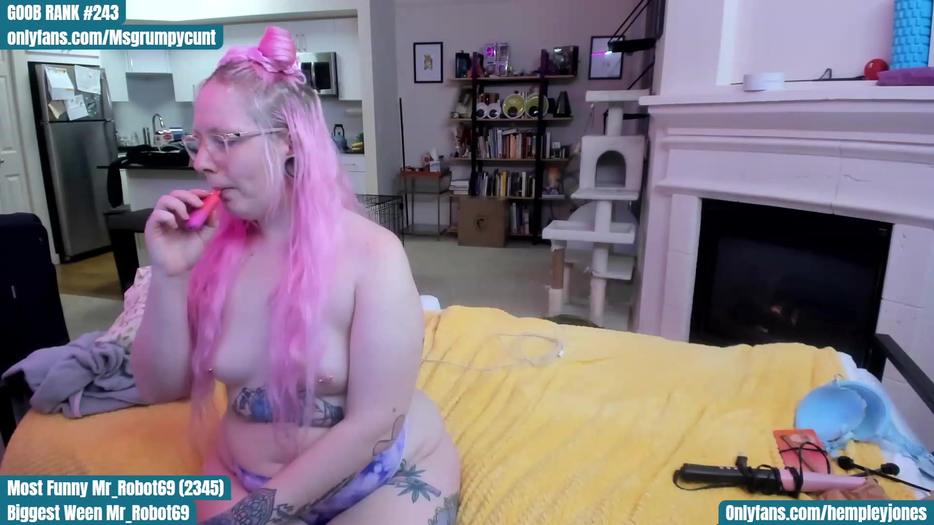 Gallery image thumbnail from Hemppopotamus's myfreecams stream on, 04/06/2023, 02:55 image 20 of 20
