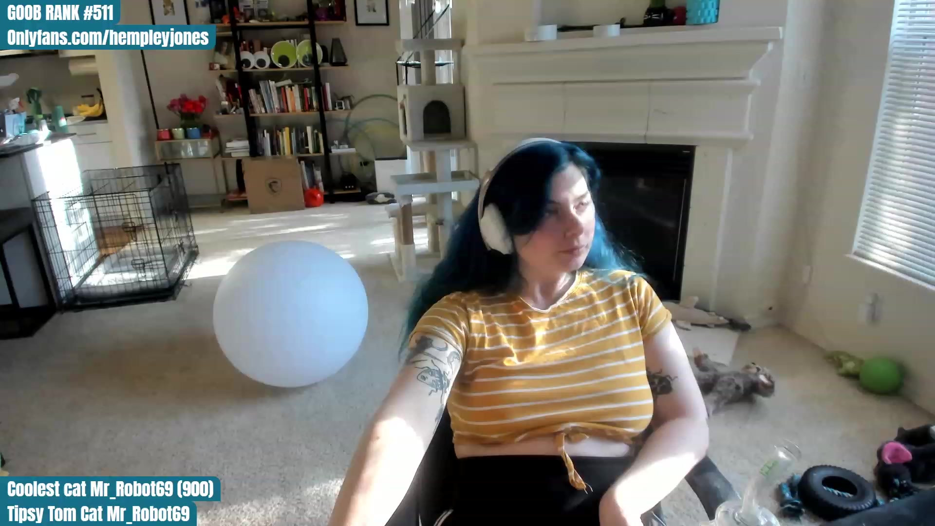 Gallery image thumbnail from Hemppopotamus's myfreecams stream on, 04/26/2023, 01:59 image 15 of 20