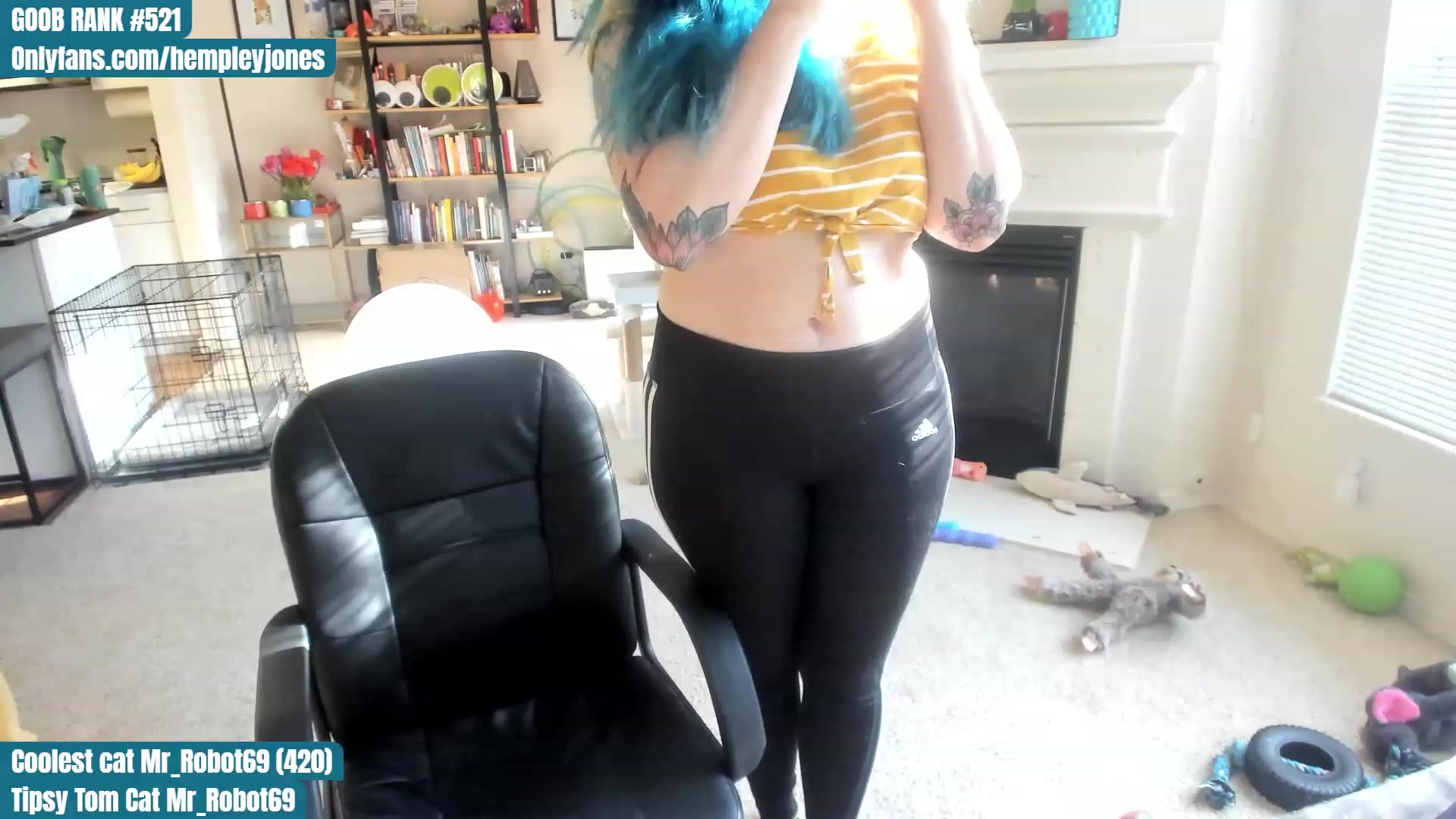 Gallery image thumbnail from Hemppopotamus's myfreecams stream on, 04/26/2023, 01:59 image 10 of 20