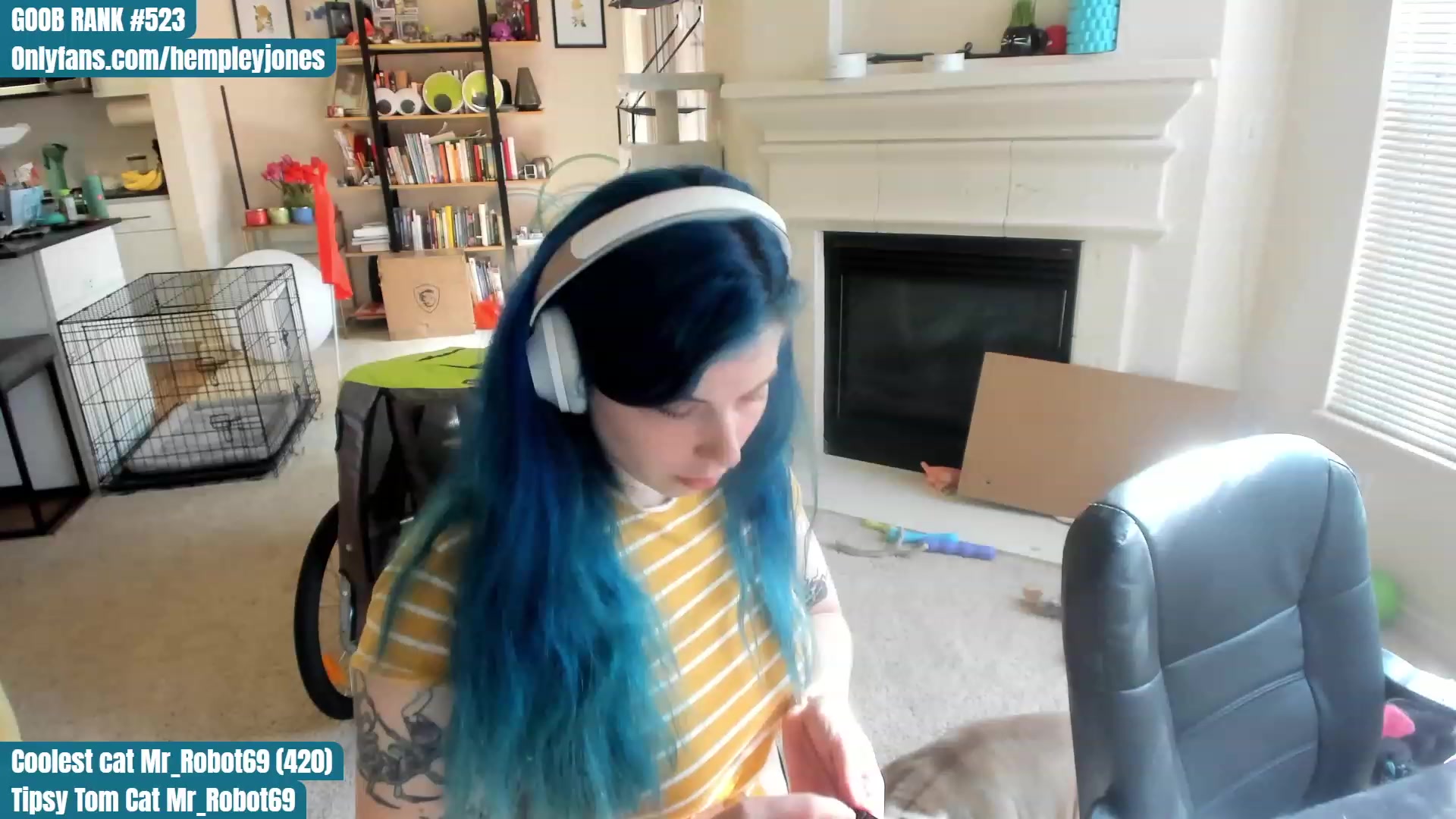 Gallery image thumbnail from Hemppopotamus's myfreecams stream on, 04/26/2023, 01:59 image 1 of 20