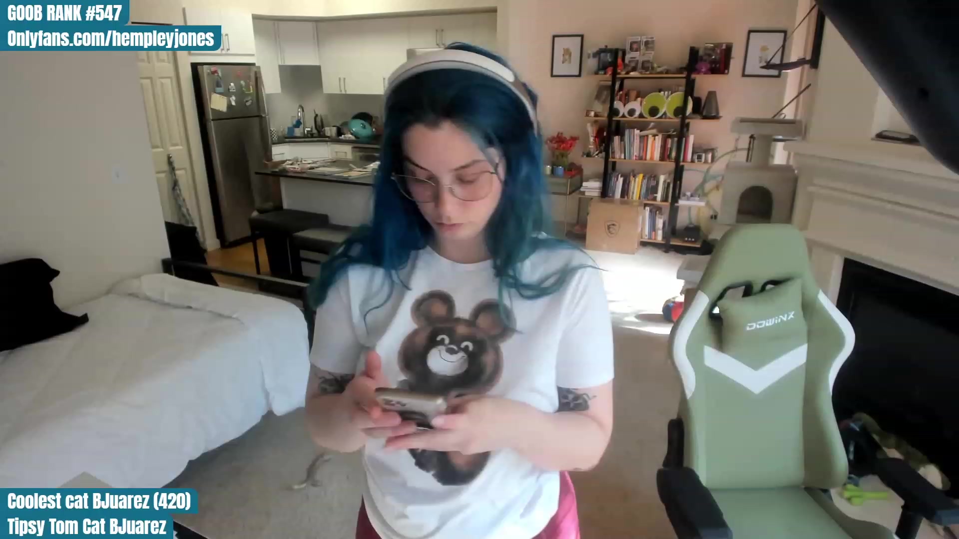 Gallery image thumbnail from Hemppopotamus's myfreecams stream on, 04/30/2023, 01:45 image 3 of 20