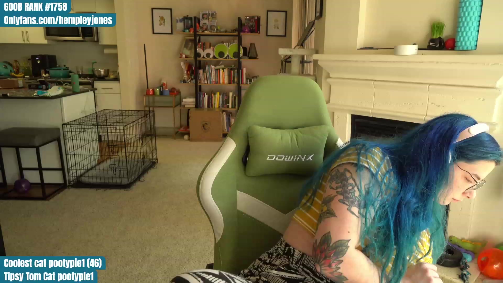 Gallery image thumbnail from Hemppopotamus's myfreecams stream on, 05/03/2023, 01:59 image 3 of 20