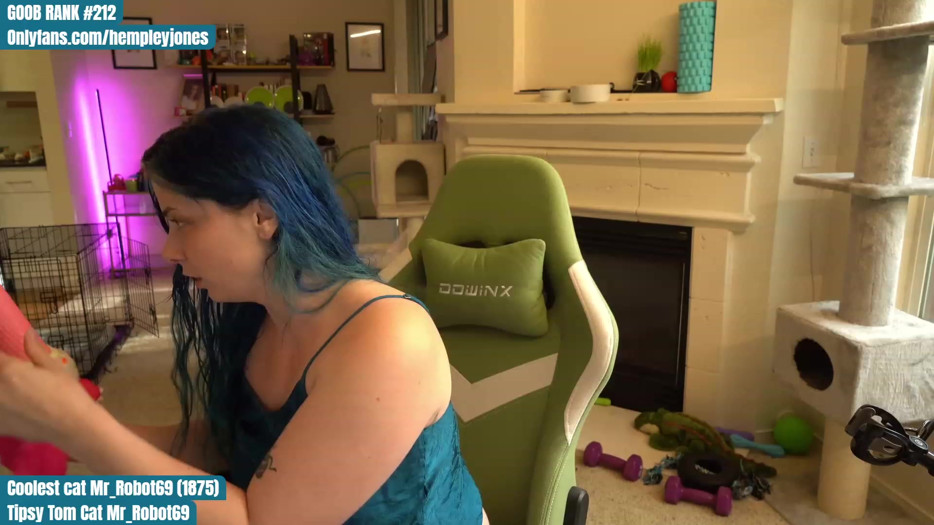 Gallery image thumbnail from Hemppopotamus's myfreecams stream on, 05/09/2023, 01:19 image 16 of 20