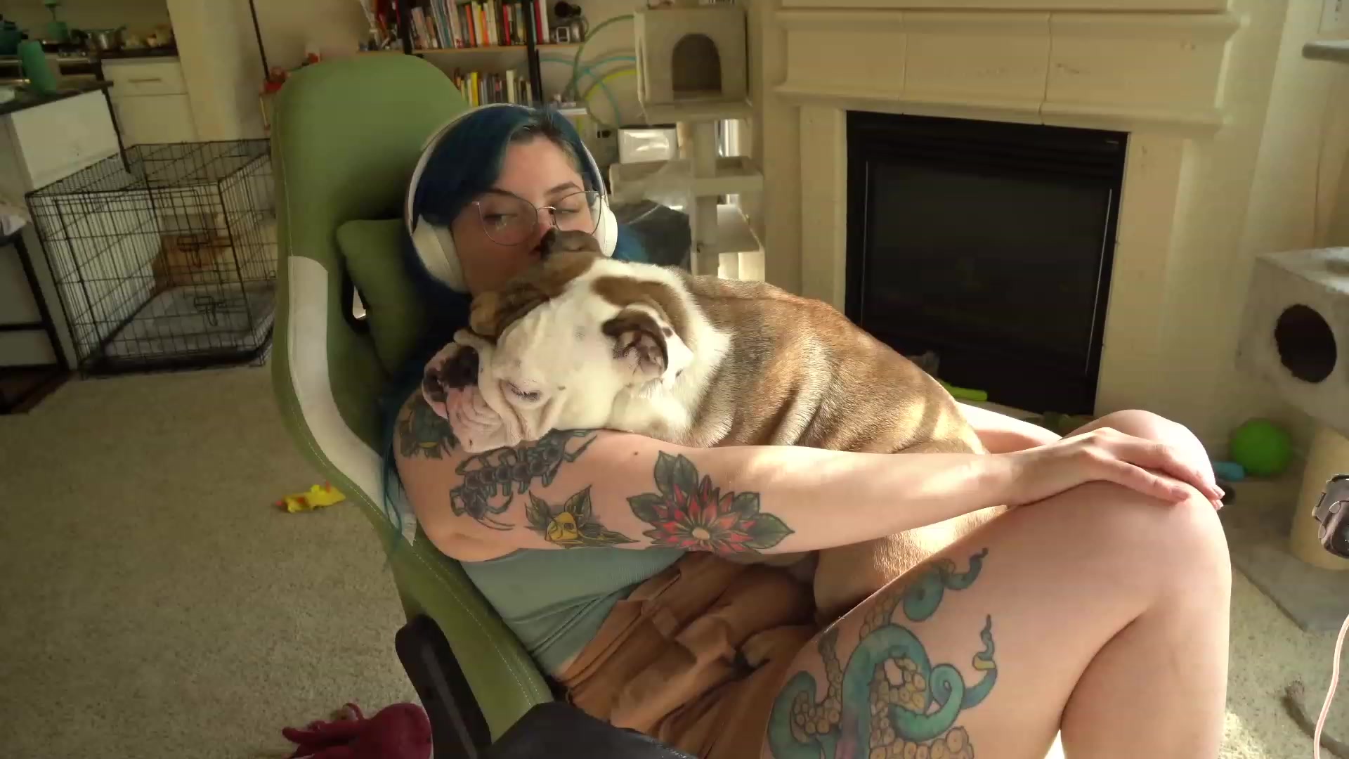 Gallery image thumbnail from Hemppopotamus's myfreecams stream on, 05/10/2023, 01:56 image 3 of 20