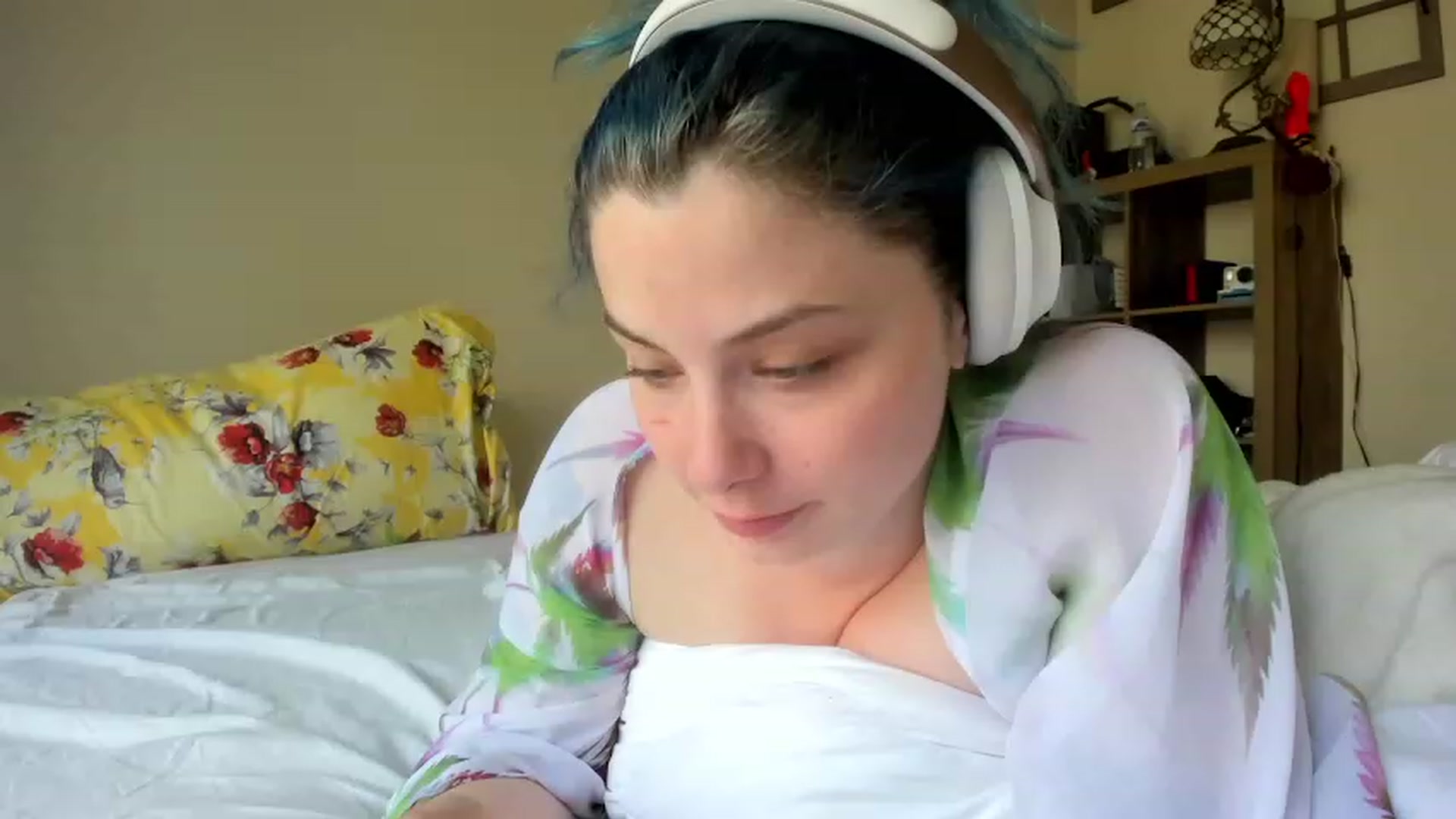 Gallery image thumbnail from Hemppopotamus's myfreecams stream on, 05/10/2023, 17:48 image 16 of 20
