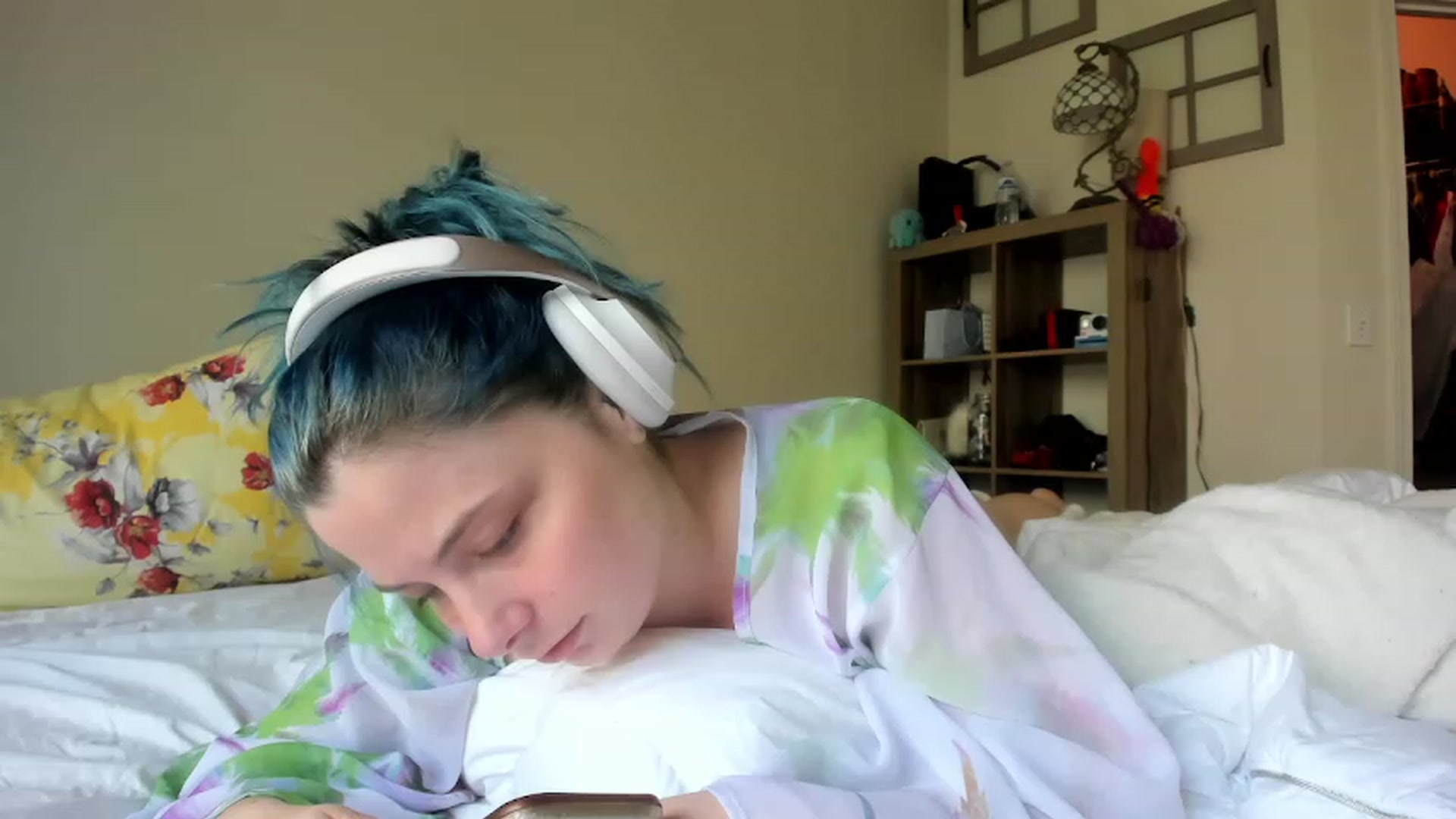 Gallery image thumbnail from Hemppopotamus's myfreecams stream on, 05/10/2023, 17:48 image 19 of 20