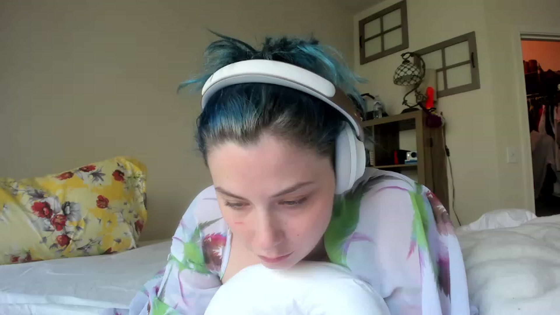 Gallery image thumbnail from Hemppopotamus's myfreecams stream on, 05/10/2023, 17:48 image 14 of 20