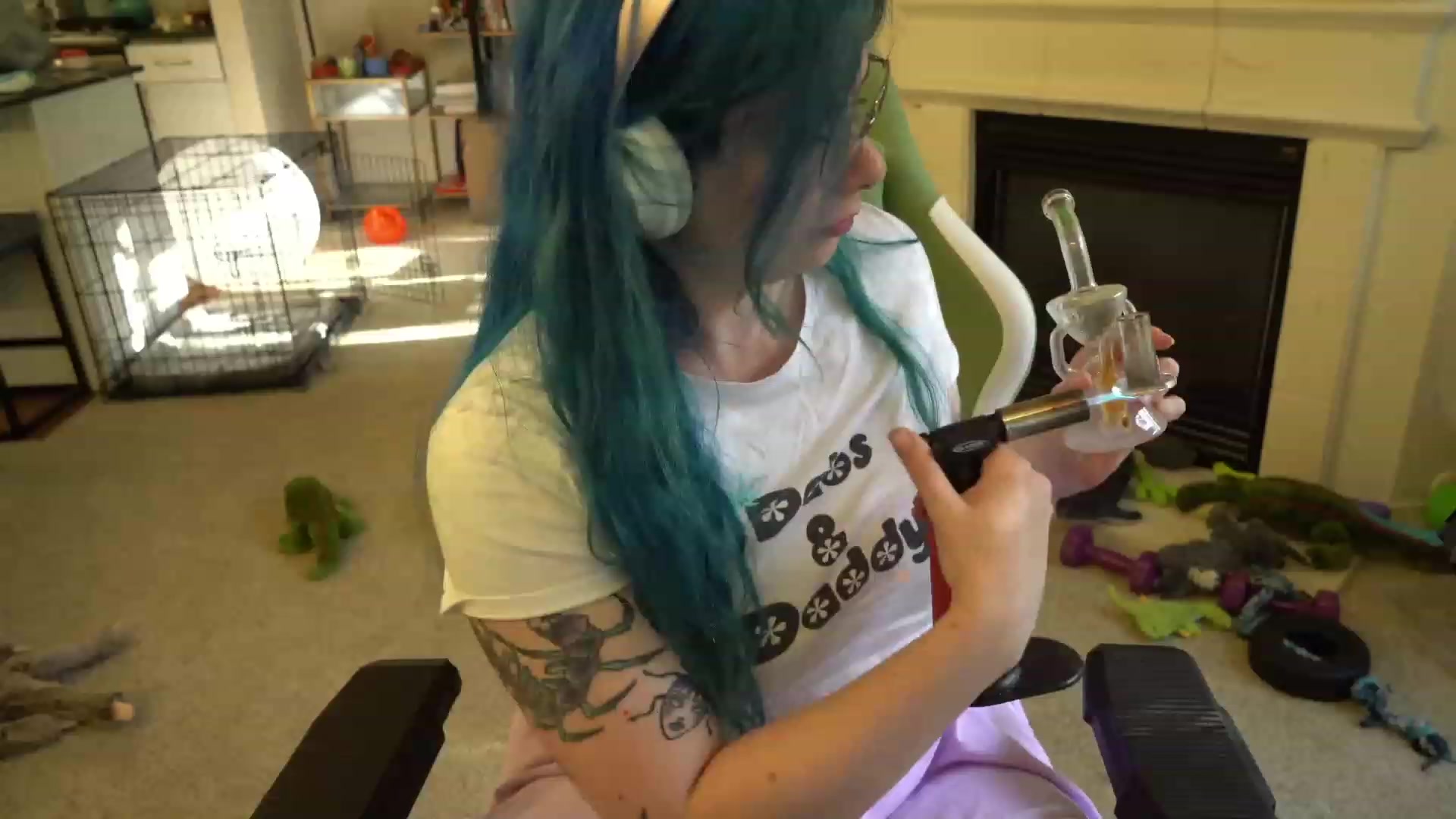 Gallery image thumbnail from Hemppopotamus's myfreecams stream on, 05/13/2023, 01:17 image 10 of 20