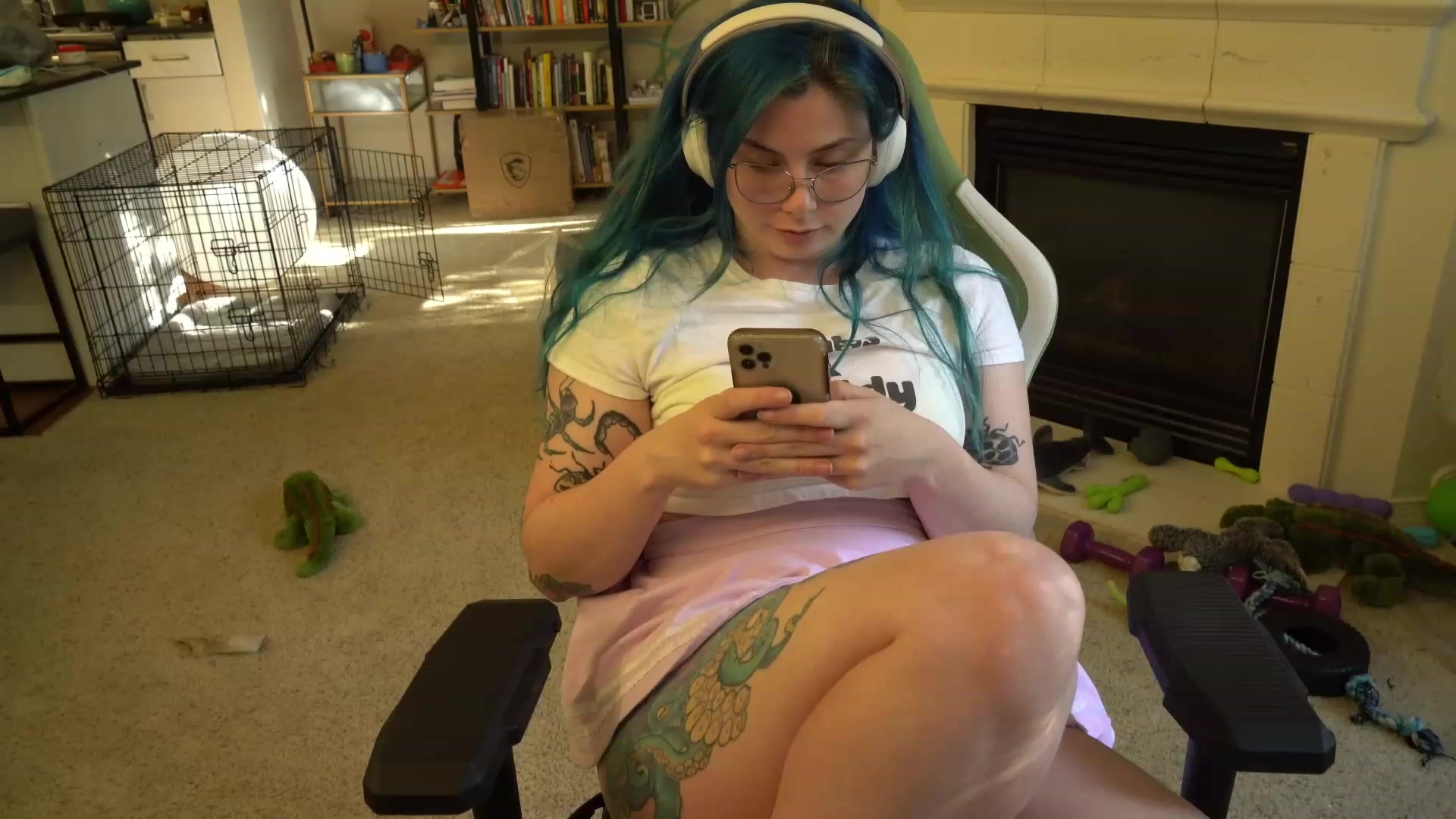 Gallery image thumbnail from Hemppopotamus's myfreecams stream on, 05/13/2023, 01:17 image 20 of 20