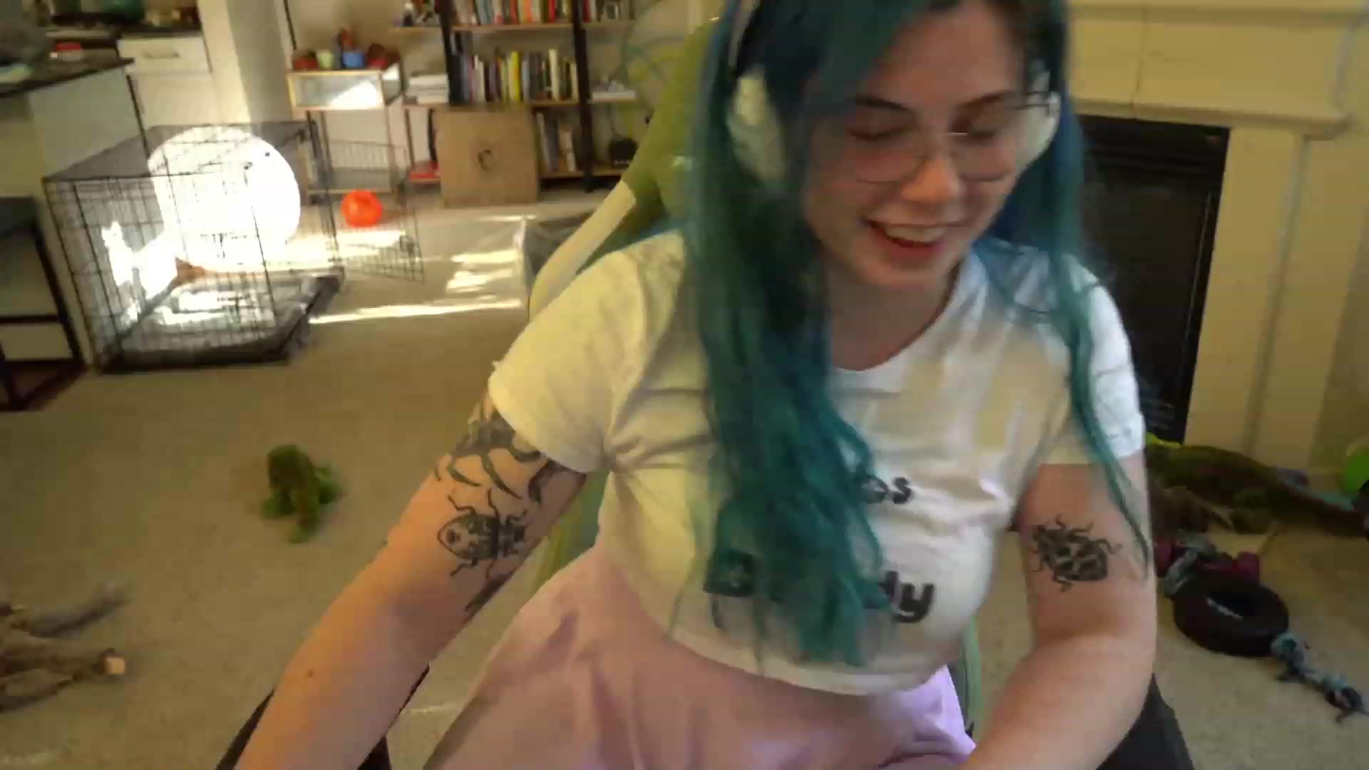 Gallery image thumbnail from Hemppopotamus's myfreecams stream on, 05/13/2023, 01:17 image 8 of 20