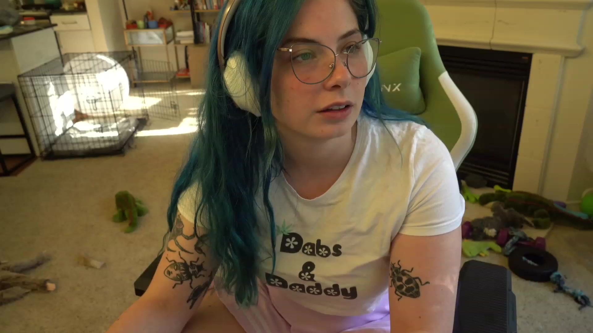 Gallery image thumbnail from Hemppopotamus's myfreecams stream on, 05/13/2023, 01:17 image 15 of 20