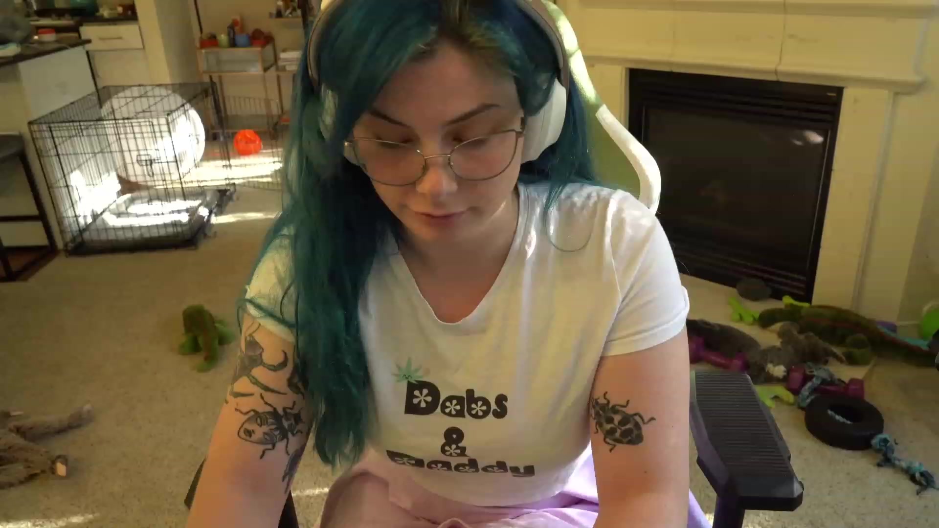Gallery image thumbnail from Hemppopotamus's myfreecams stream on, 05/13/2023, 01:17 image 4 of 20