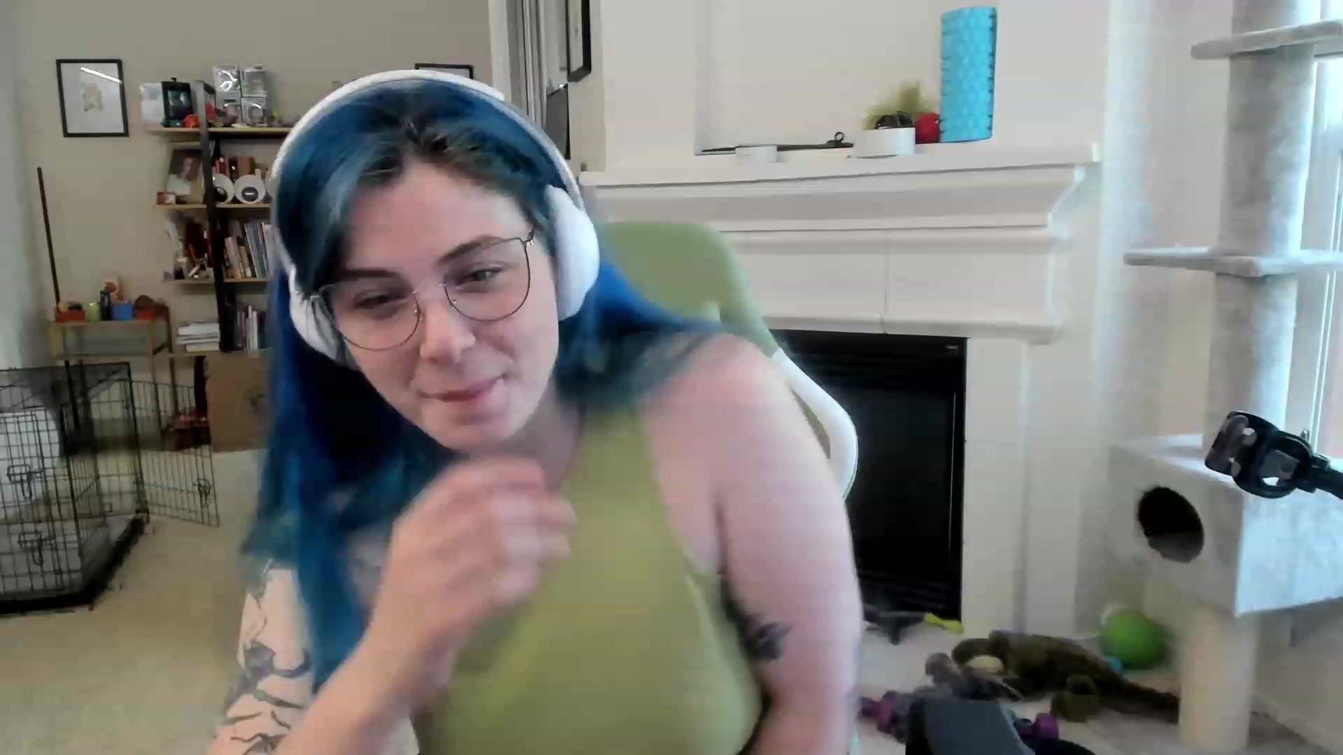 Gallery image thumbnail from Hemppopotamus's myfreecams stream on, 05/13/2023, 19:27 image 12 of 20