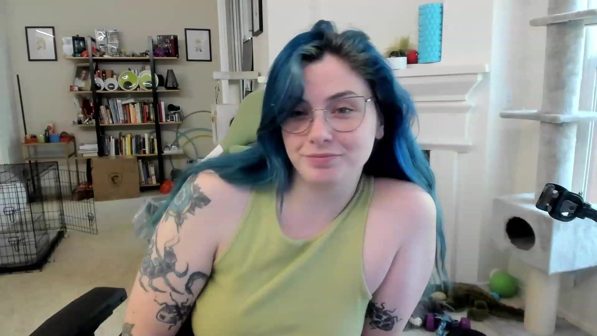 Gallery image thumbnail from Hemppopotamus's myfreecams stream on, 05/13/2023, 19:27 image 19 of 20