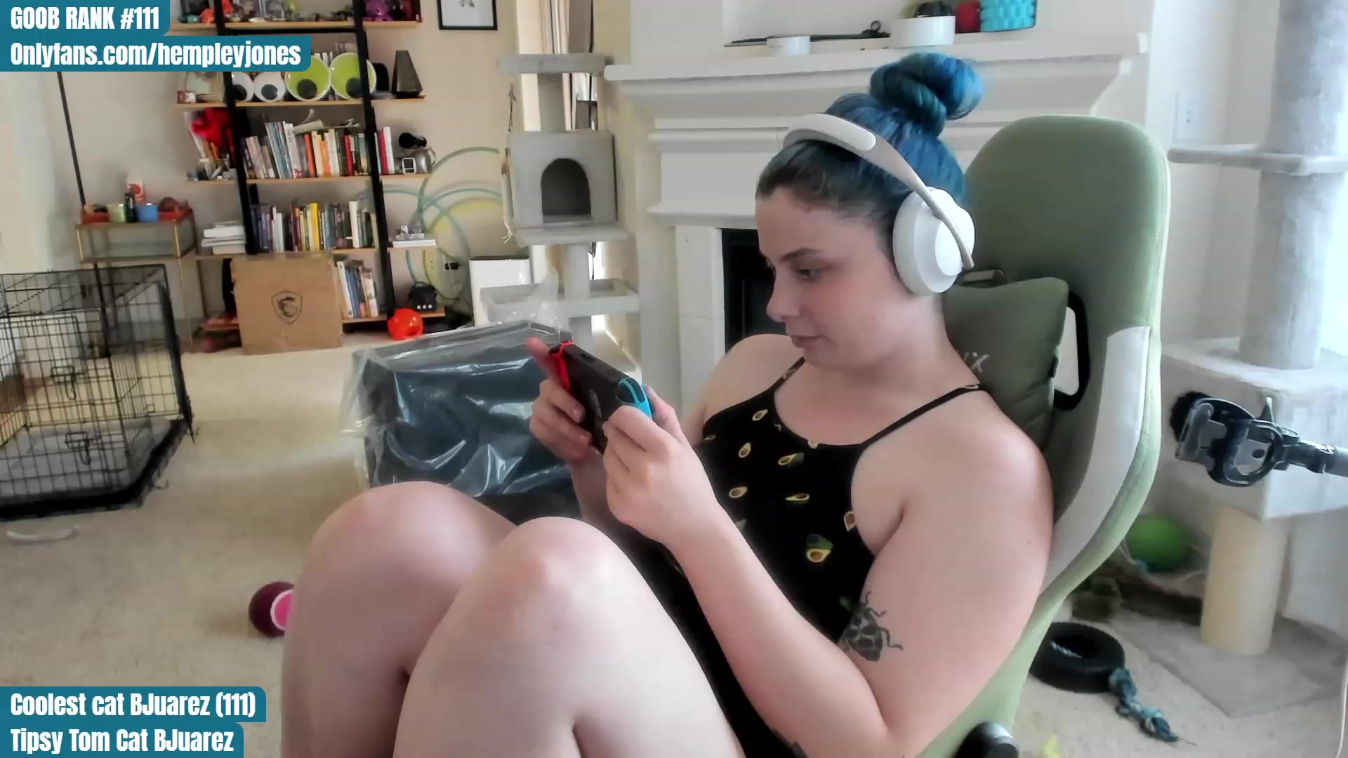 Gallery image thumbnail from Hemppopotamus's myfreecams stream on, 05/15/2023, 24:34 image 3 of 20