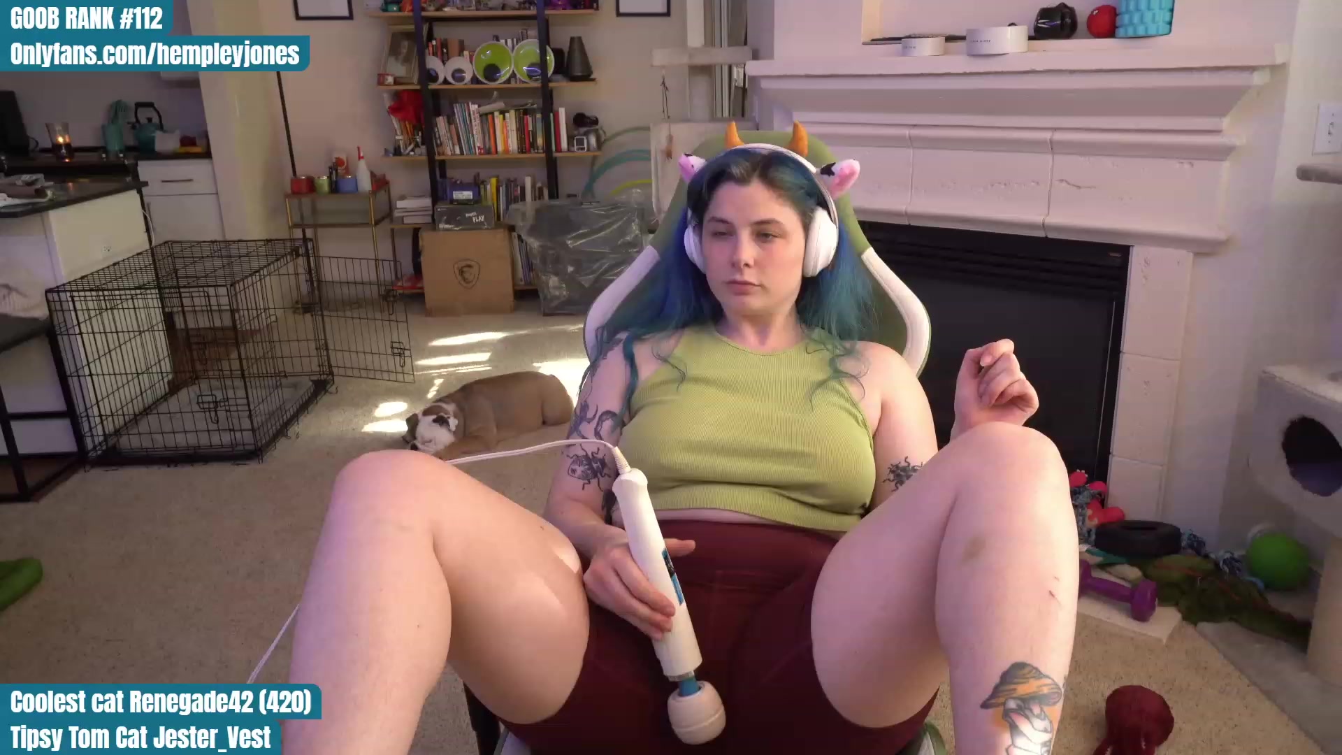 Gallery image thumbnail from Hemppopotamus's myfreecams stream on, 05/16/2023, 24:25 image 11 of 20