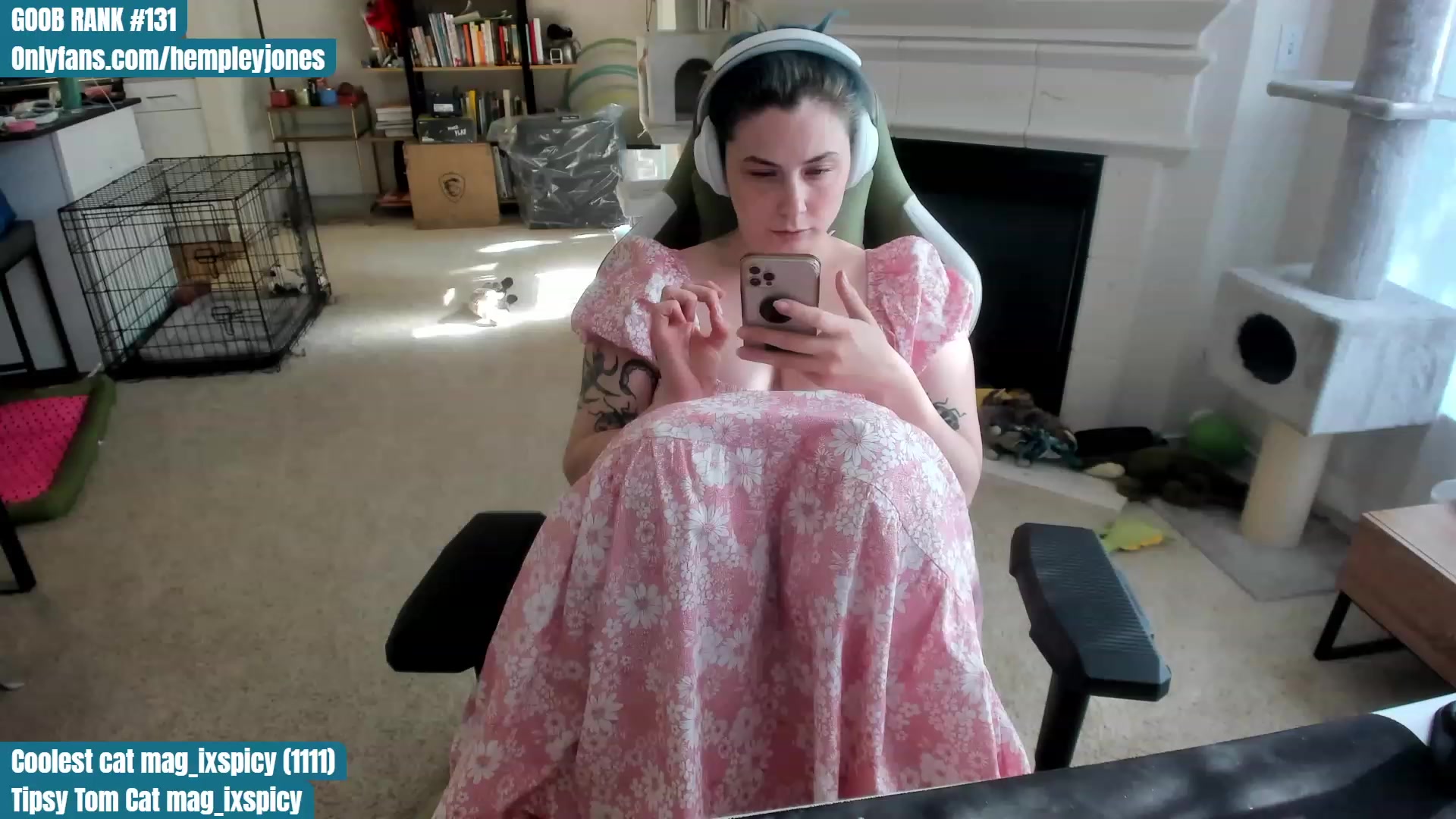 Gallery image thumbnail from Hemppopotamus's myfreecams stream on, 05/19/2023, 01:46 image 3 of 20