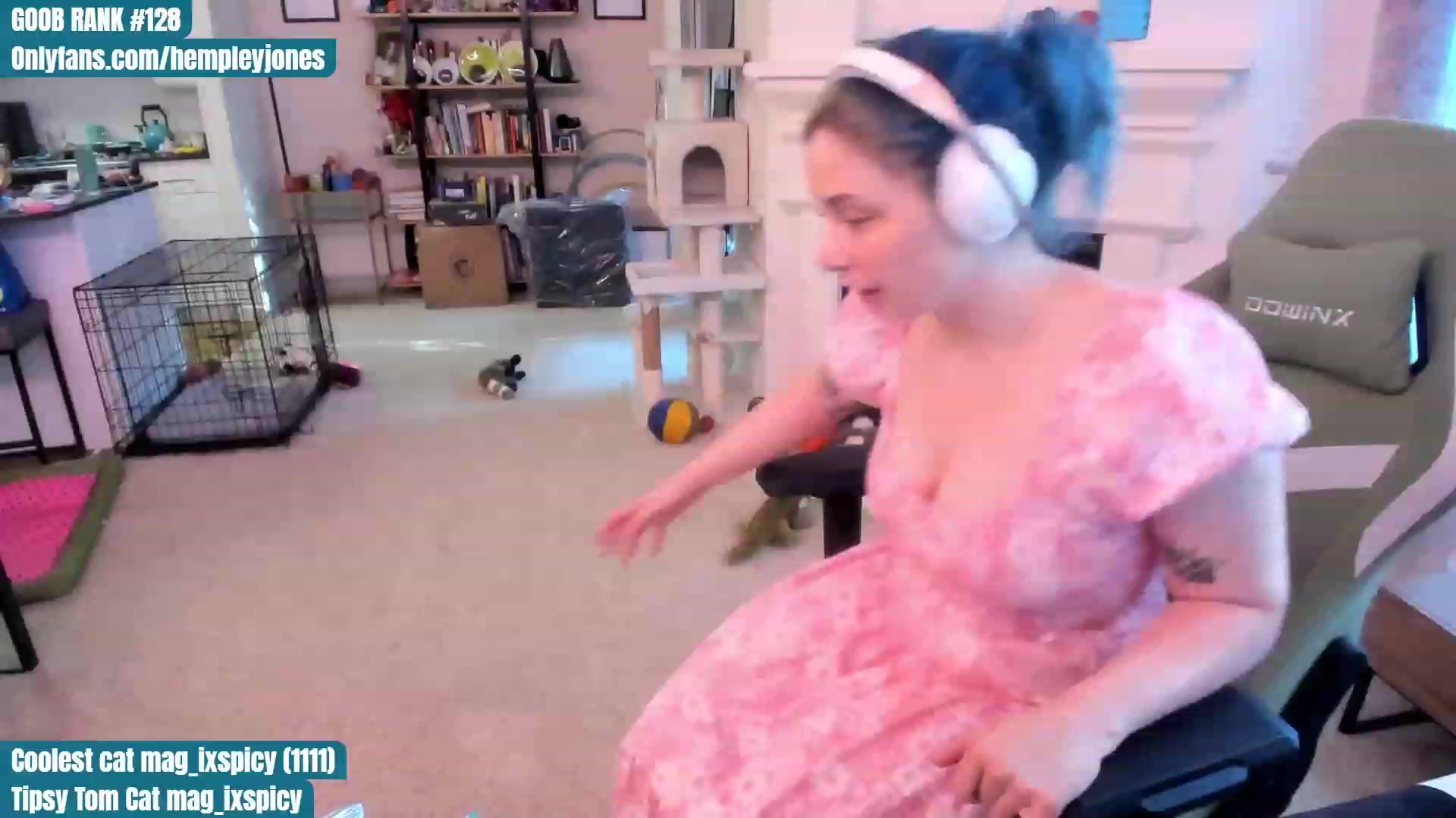 Gallery image thumbnail from Hemppopotamus's myfreecams stream on, 05/19/2023, 01:46 image 19 of 20