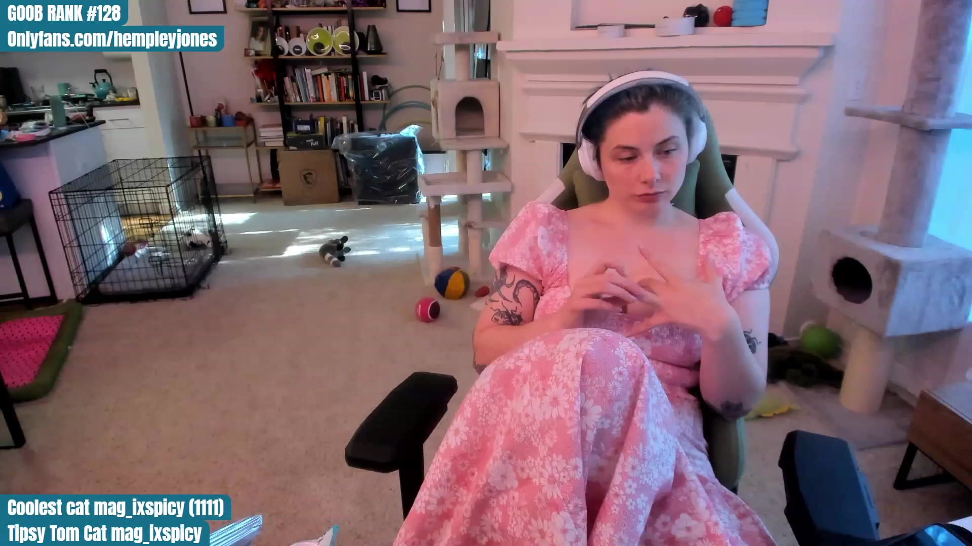 Gallery image thumbnail from Hemppopotamus's myfreecams stream on, 05/19/2023, 01:46 image 15 of 20