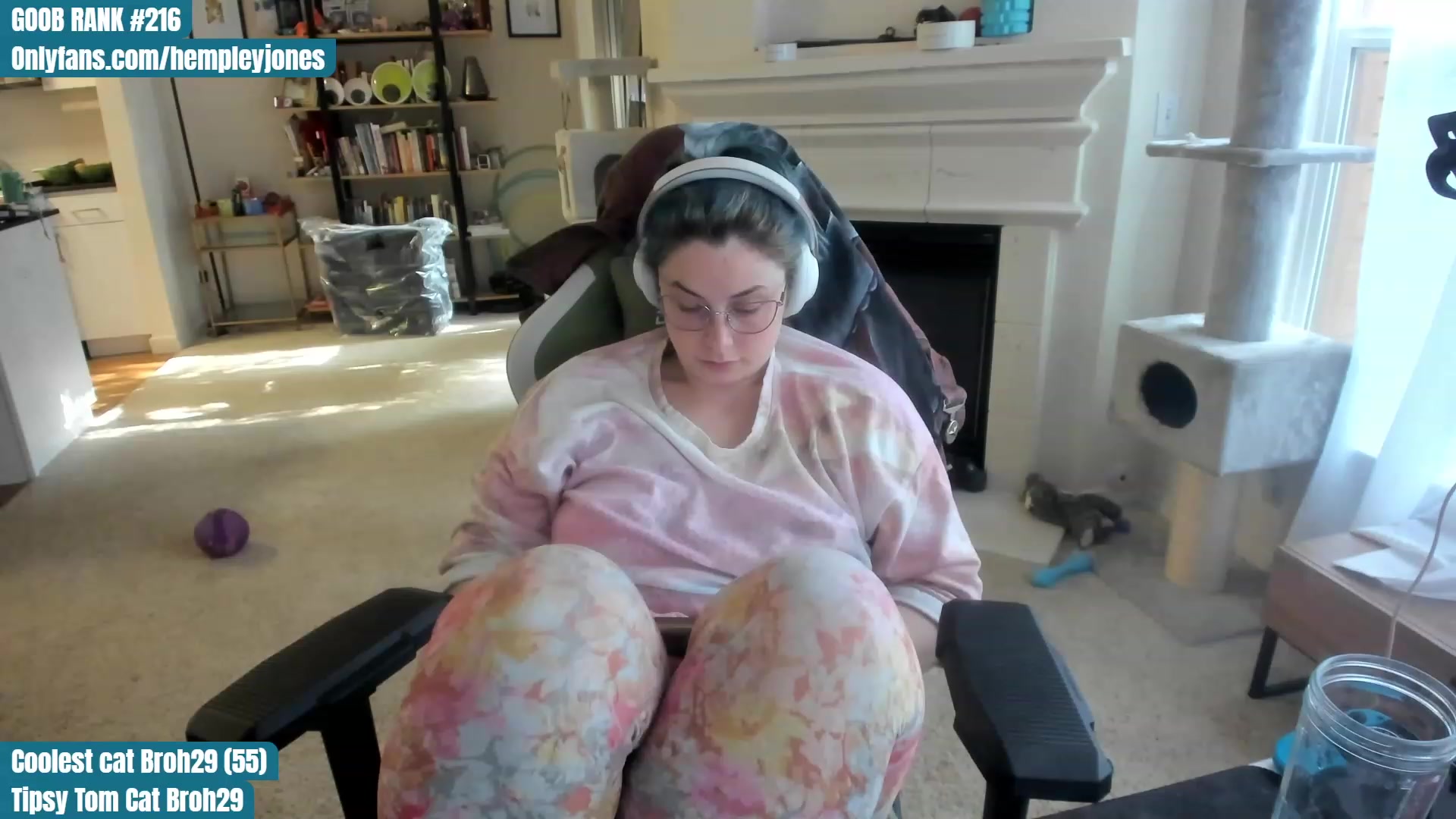 Gallery image thumbnail from Hemppopotamus's myfreecams stream on, 05/31/2023, 01:47 image 14 of 20