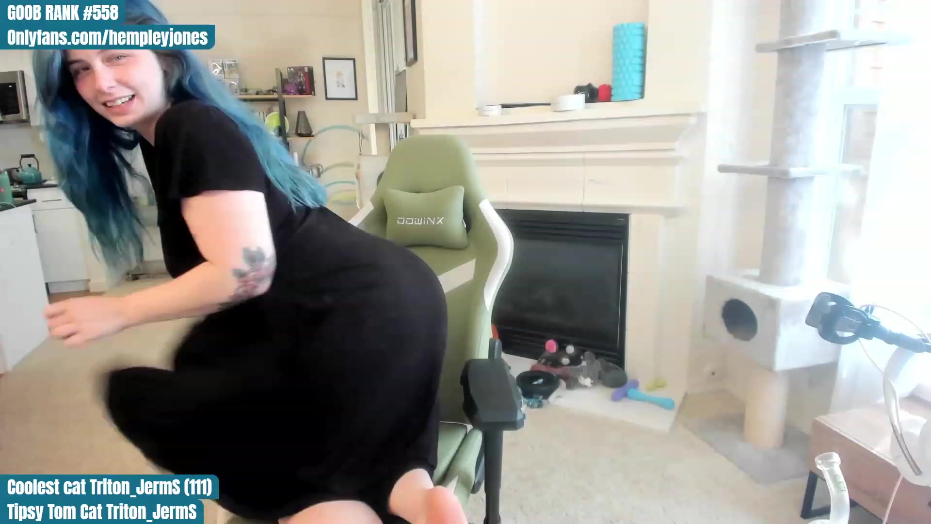 Gallery image thumbnail from Hemppopotamus's myfreecams stream on, 06/04/2023, 01:32 image 6 of 20