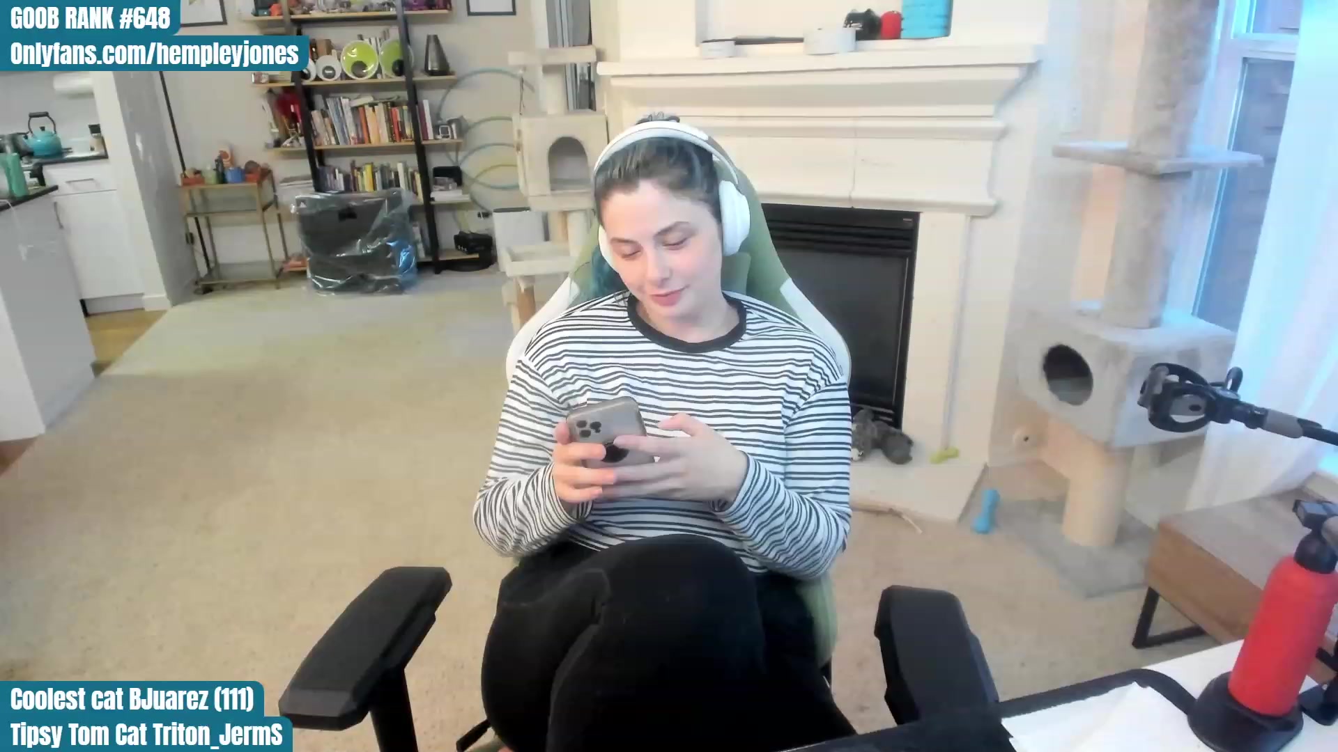 Gallery image thumbnail from Hemppopotamus's myfreecams stream on, 06/05/2023, 03:38 image 6 of 20