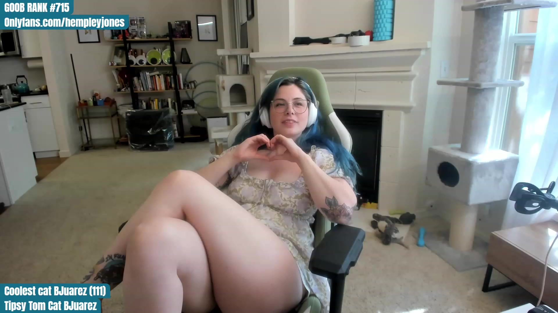 Gallery image thumbnail from Hemppopotamus's myfreecams stream on, 06/06/2023, 01:07 image 8 of 20