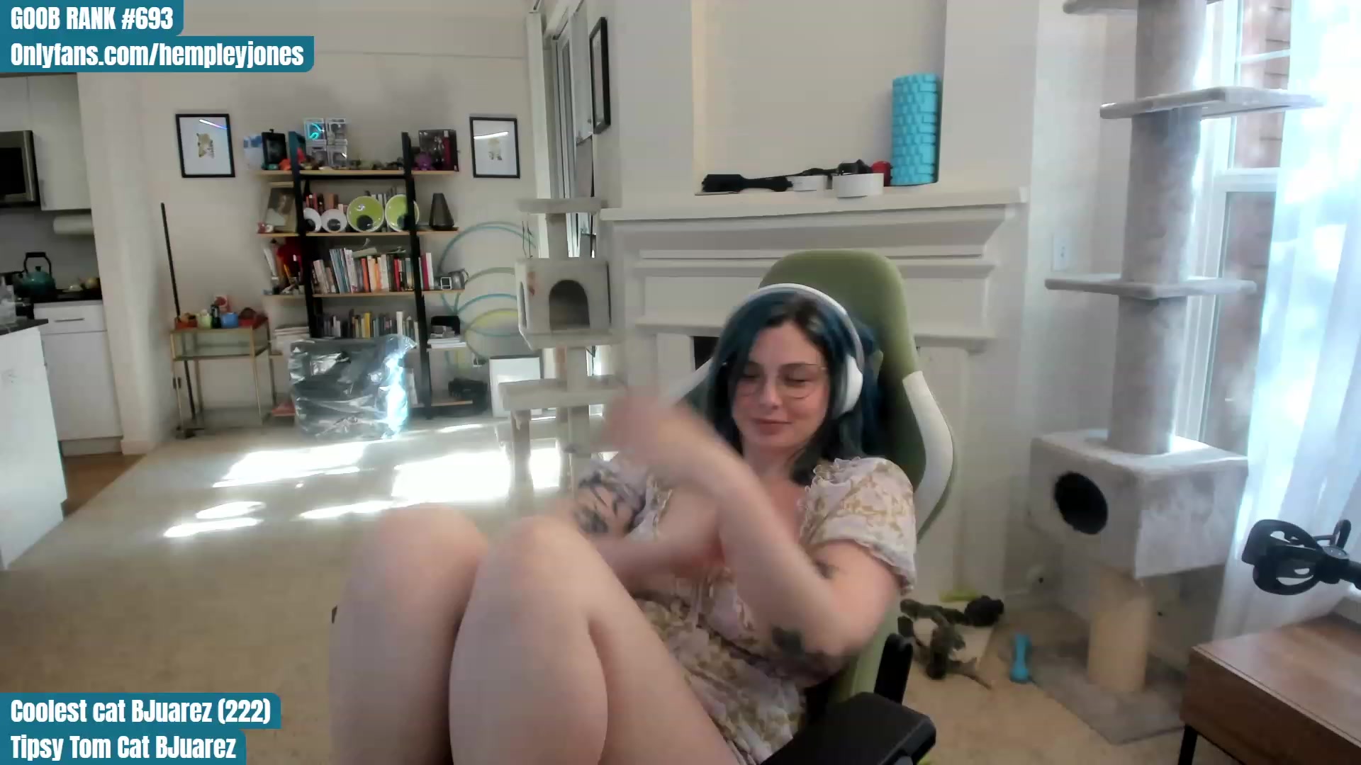 Gallery image thumbnail from Hemppopotamus's myfreecams stream on, 06/06/2023, 01:07 image 18 of 20