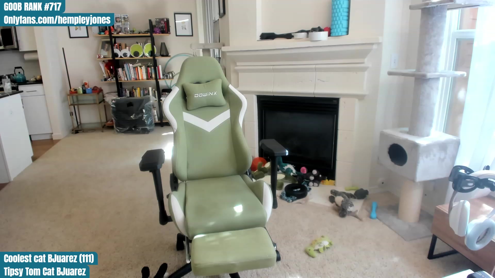 Gallery image thumbnail from Hemppopotamus's myfreecams stream on, 06/06/2023, 01:49 image 1 of 20