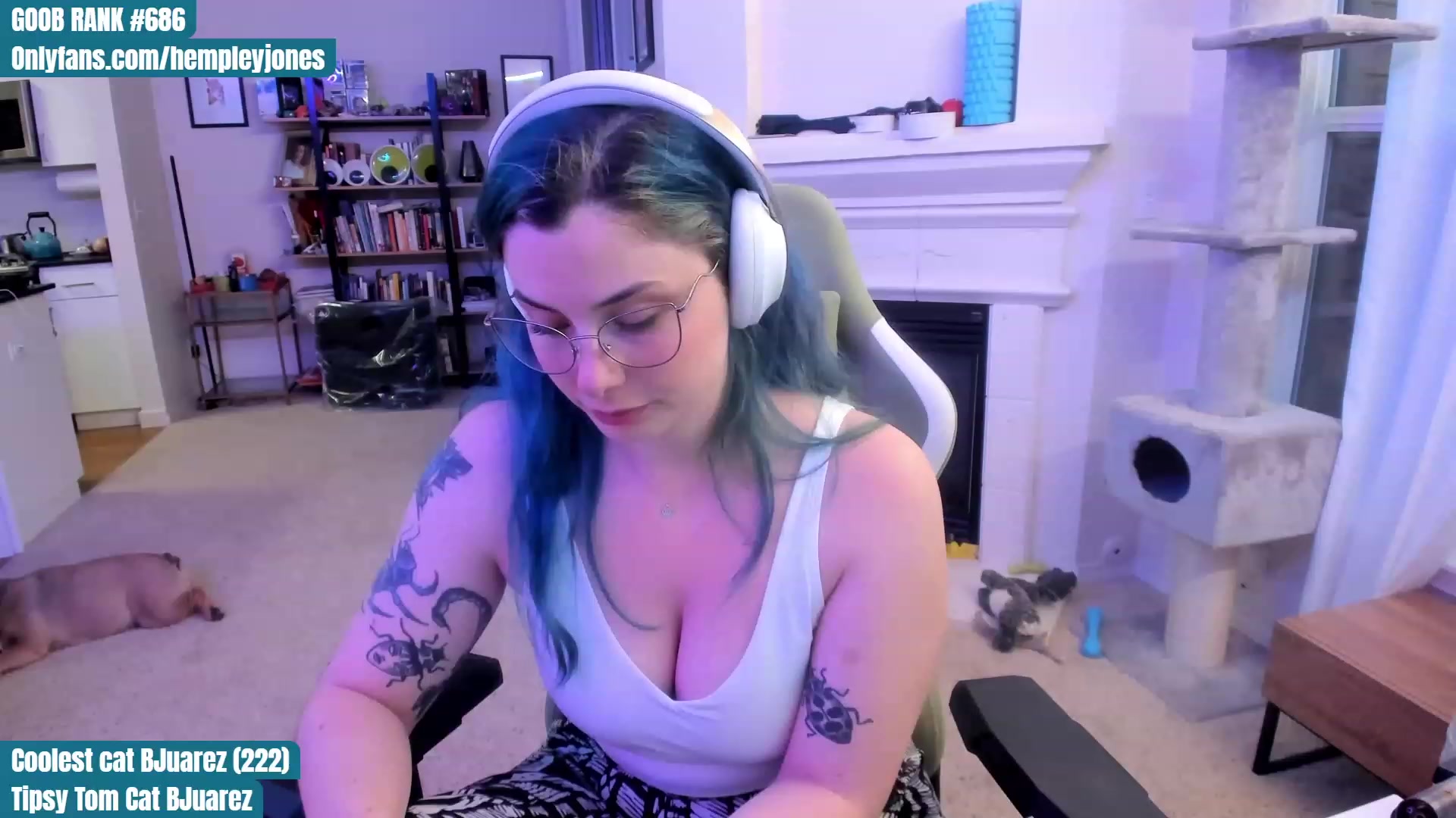 Gallery image thumbnail from Hemppopotamus's myfreecams stream on, 06/06/2023, 03:44 image 13 of 20