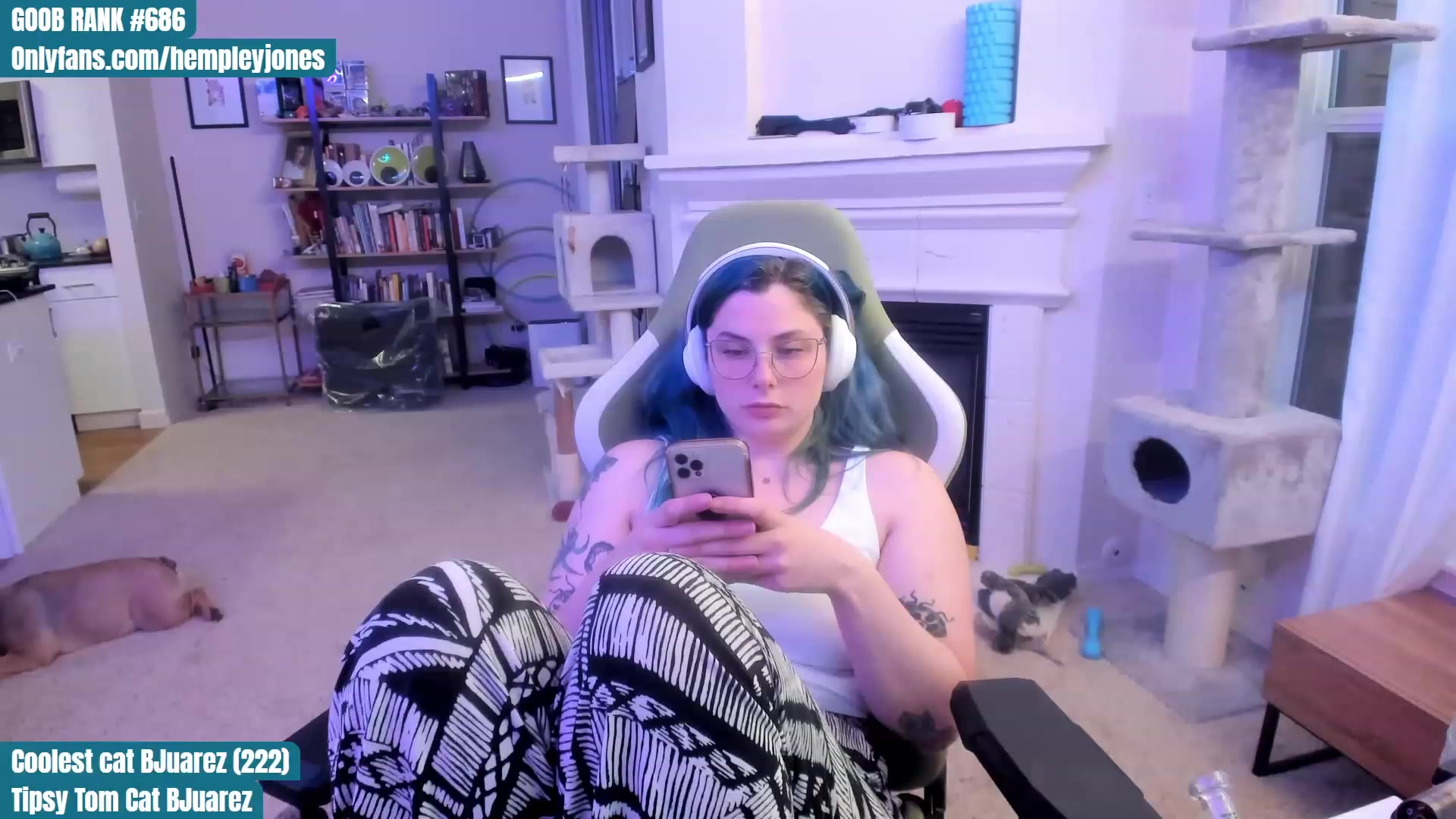 Gallery image thumbnail from Hemppopotamus's myfreecams stream on, 06/06/2023, 03:44 image 15 of 20