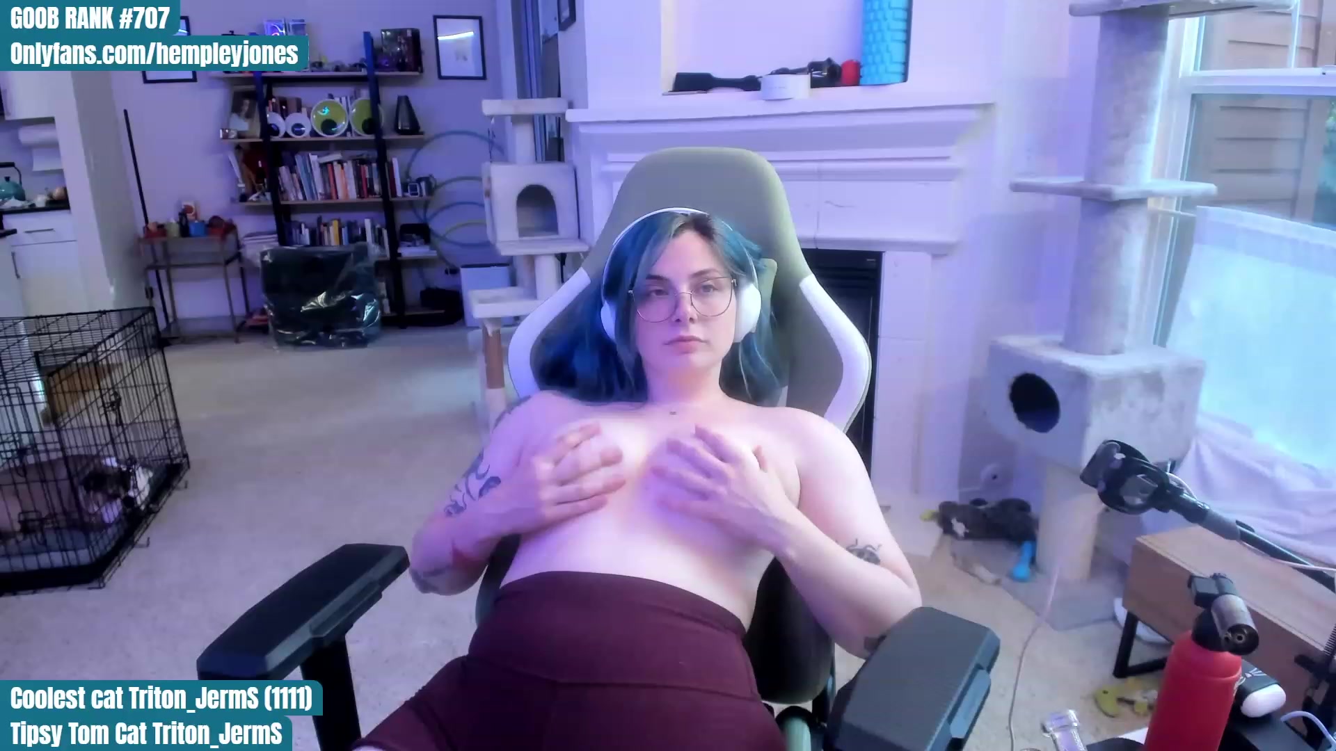 Gallery image thumbnail from Hemppopotamus's myfreecams stream on, 06/09/2023, 24:08 image 19 of 20