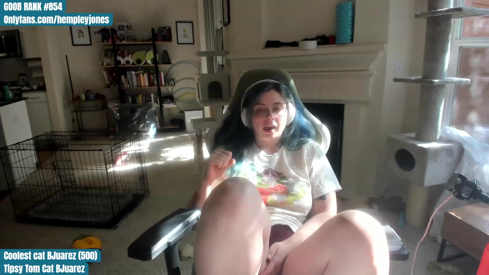 Gallery image thumbnail from Hemppopotamus's myfreecams stream on, 06/09/2023, 01:48 image 6 of 20