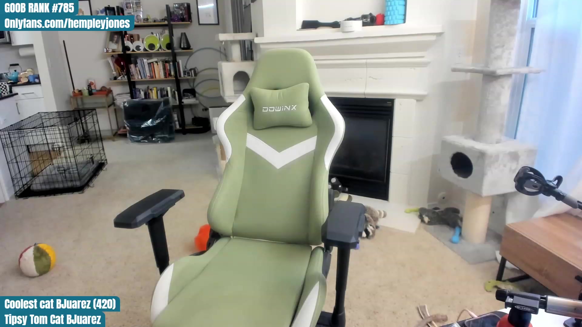 Gallery image thumbnail from Hemppopotamus's myfreecams stream on, 06/10/2023, 01:56 image 10 of 20