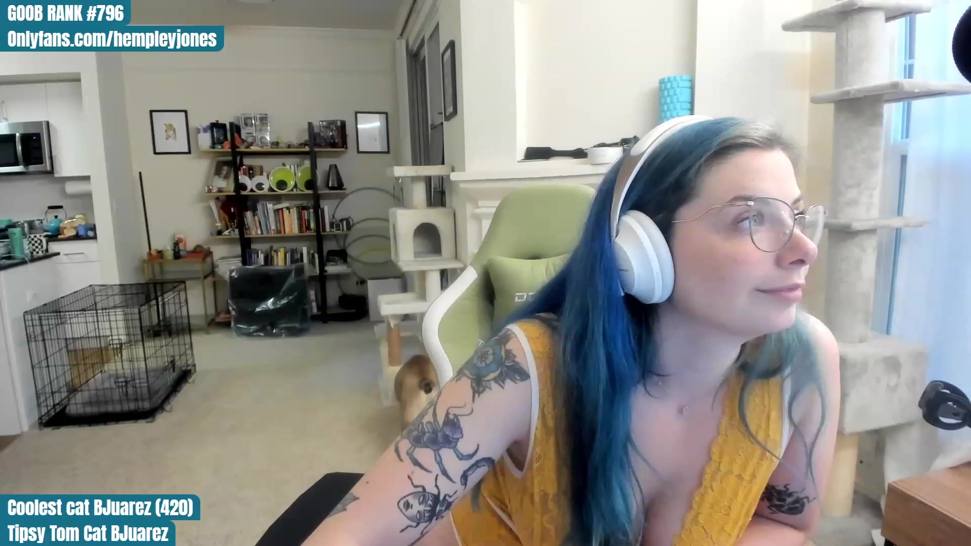 Gallery image thumbnail from Hemppopotamus's myfreecams stream on, 06/10/2023, 01:56 image 5 of 20