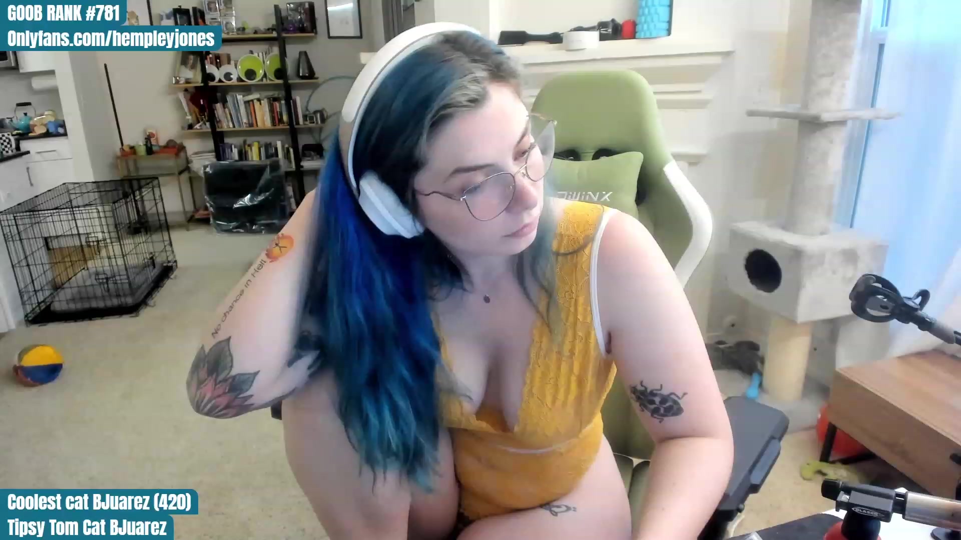 Gallery image thumbnail from Hemppopotamus's myfreecams stream on, 06/10/2023, 01:56 image 18 of 20