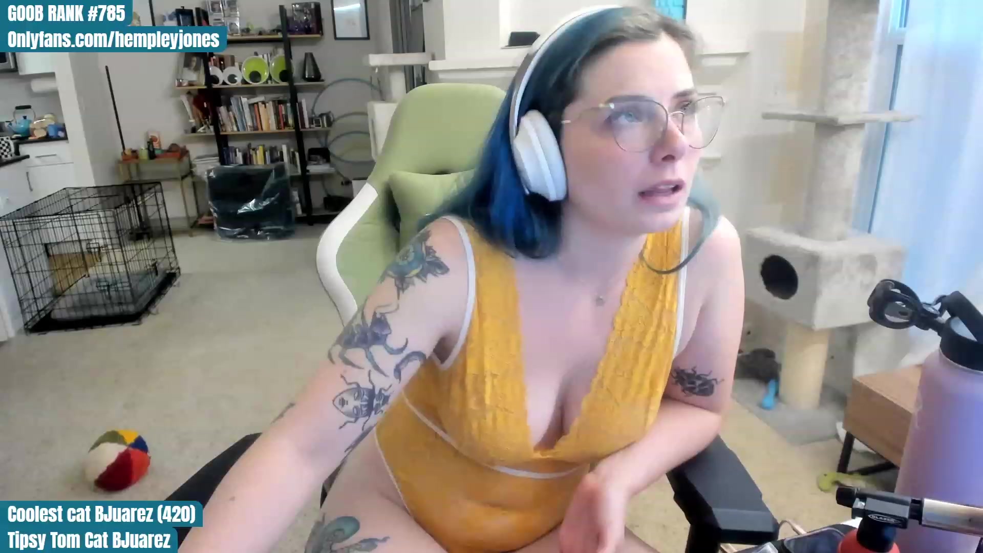 Gallery image thumbnail from Hemppopotamus's myfreecams stream on, 06/10/2023, 01:56 image 7 of 20
