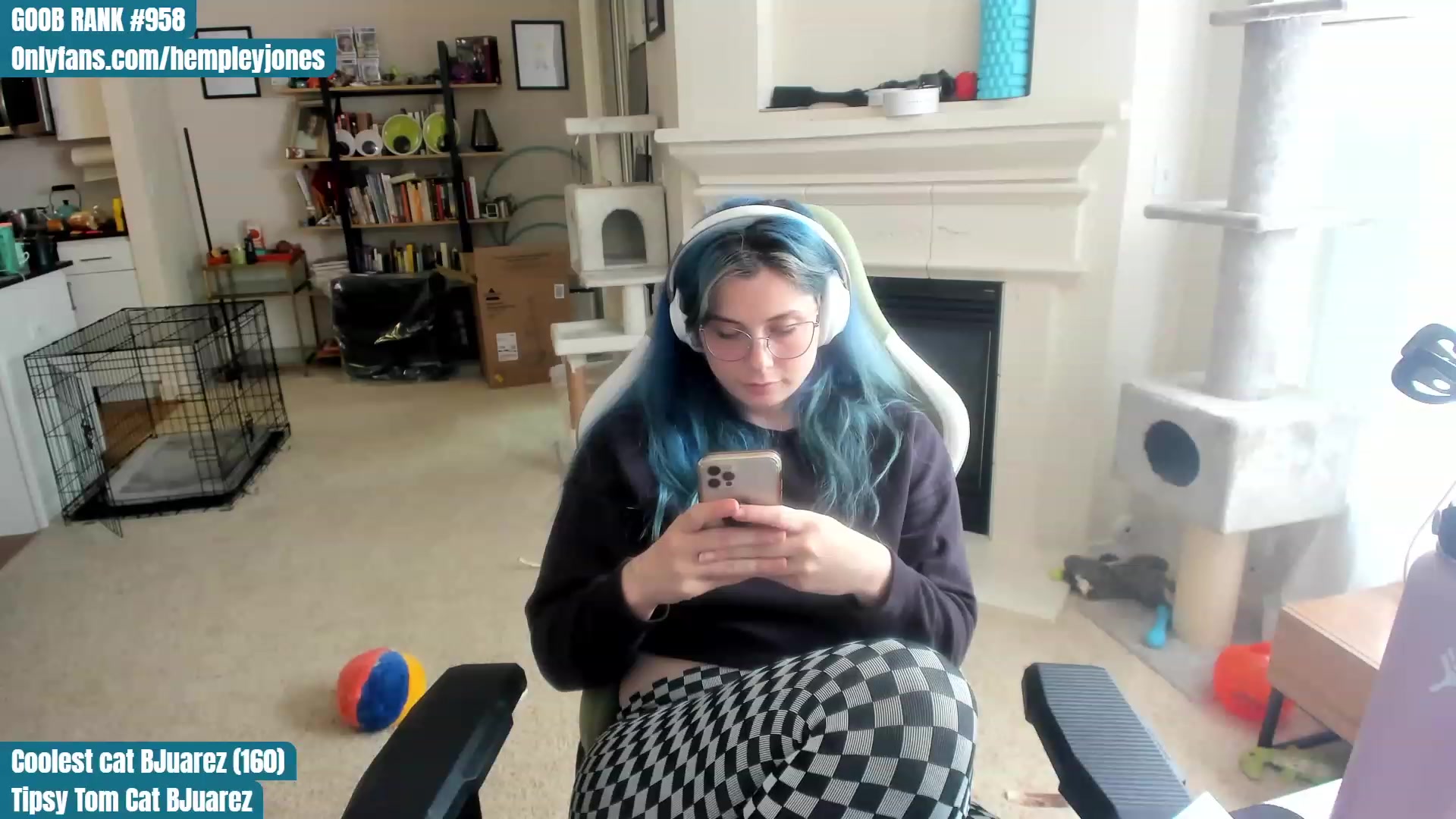 Gallery image thumbnail from Hemppopotamus's myfreecams stream on, 06/11/2023, 23:15 image 15 of 20