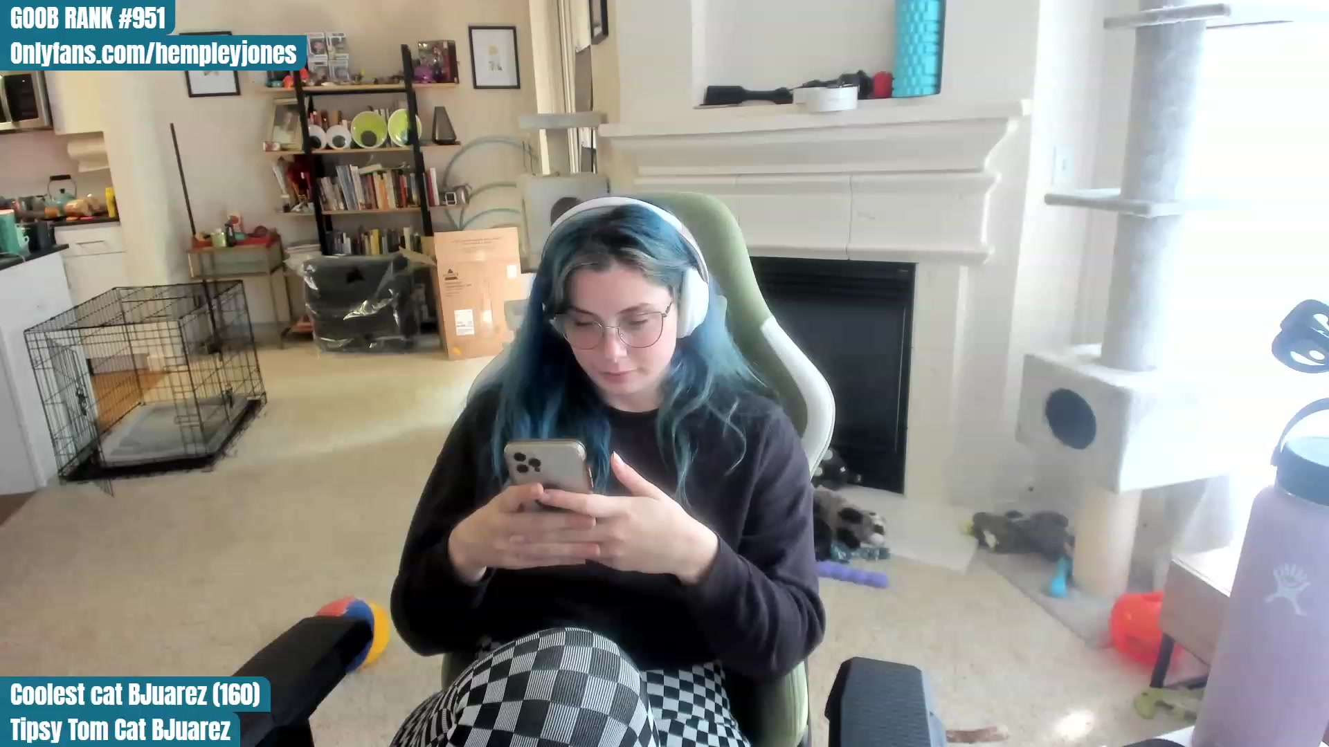 Gallery image thumbnail from Hemppopotamus's myfreecams stream on, 06/12/2023, 24:02 image 1 of 20