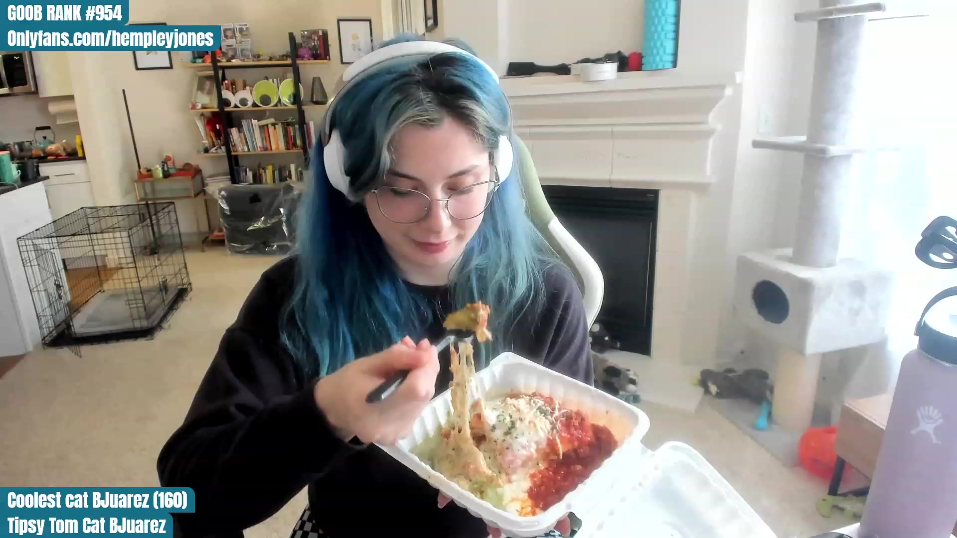 Gallery image thumbnail from Hemppopotamus's myfreecams stream on, 06/12/2023, 24:14 image 6 of 20
