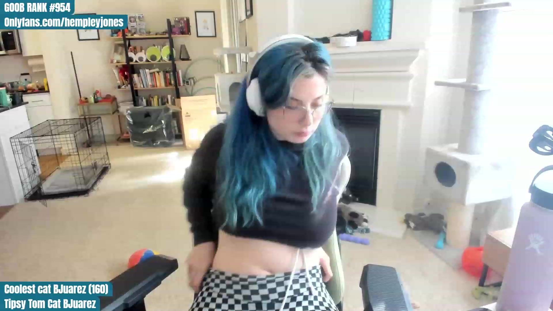 Gallery image thumbnail from Hemppopotamus's myfreecams stream on, 06/12/2023, 24:14 image 17 of 20