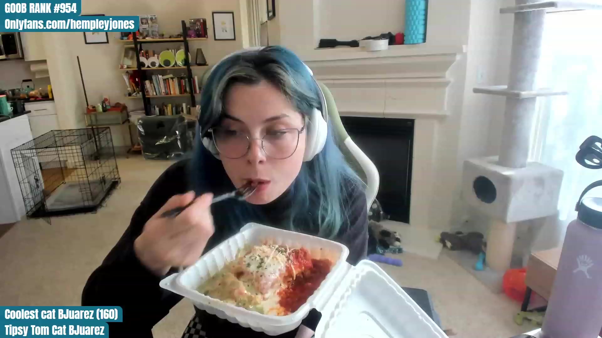 Gallery image thumbnail from Hemppopotamus's myfreecams stream on, 06/12/2023, 24:14 image 7 of 20