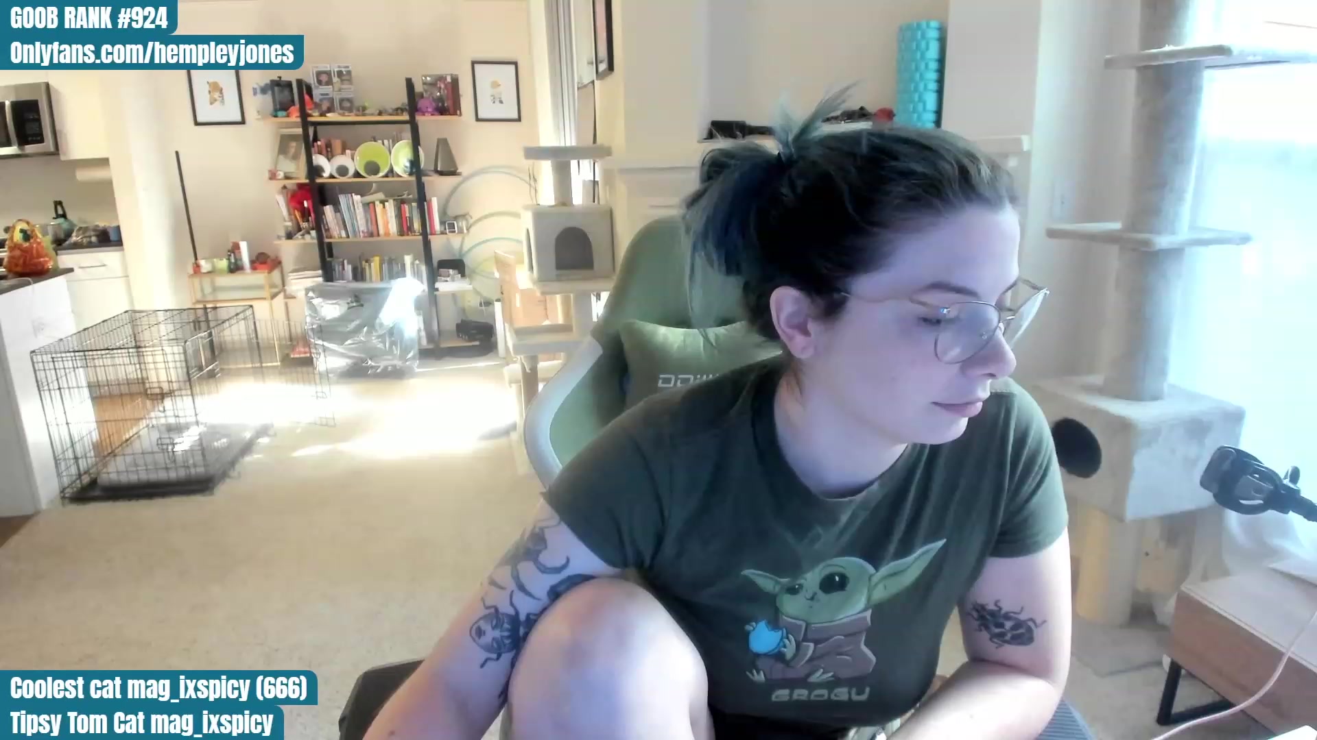 Gallery image thumbnail from Hemppopotamus's myfreecams stream on, 06/13/2023, 01:05 image 17 of 20
